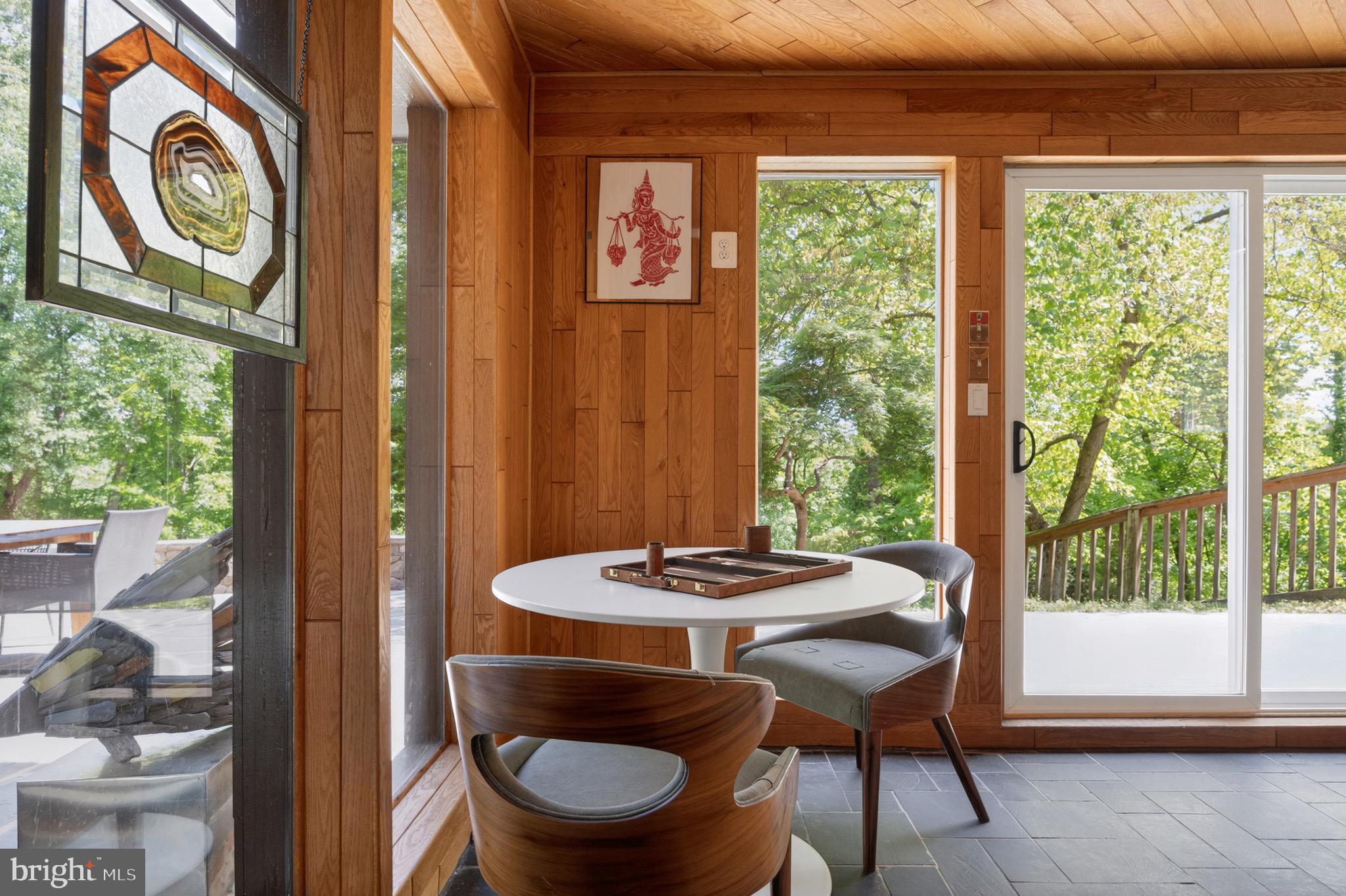 HOLLIN HILLS - Residential