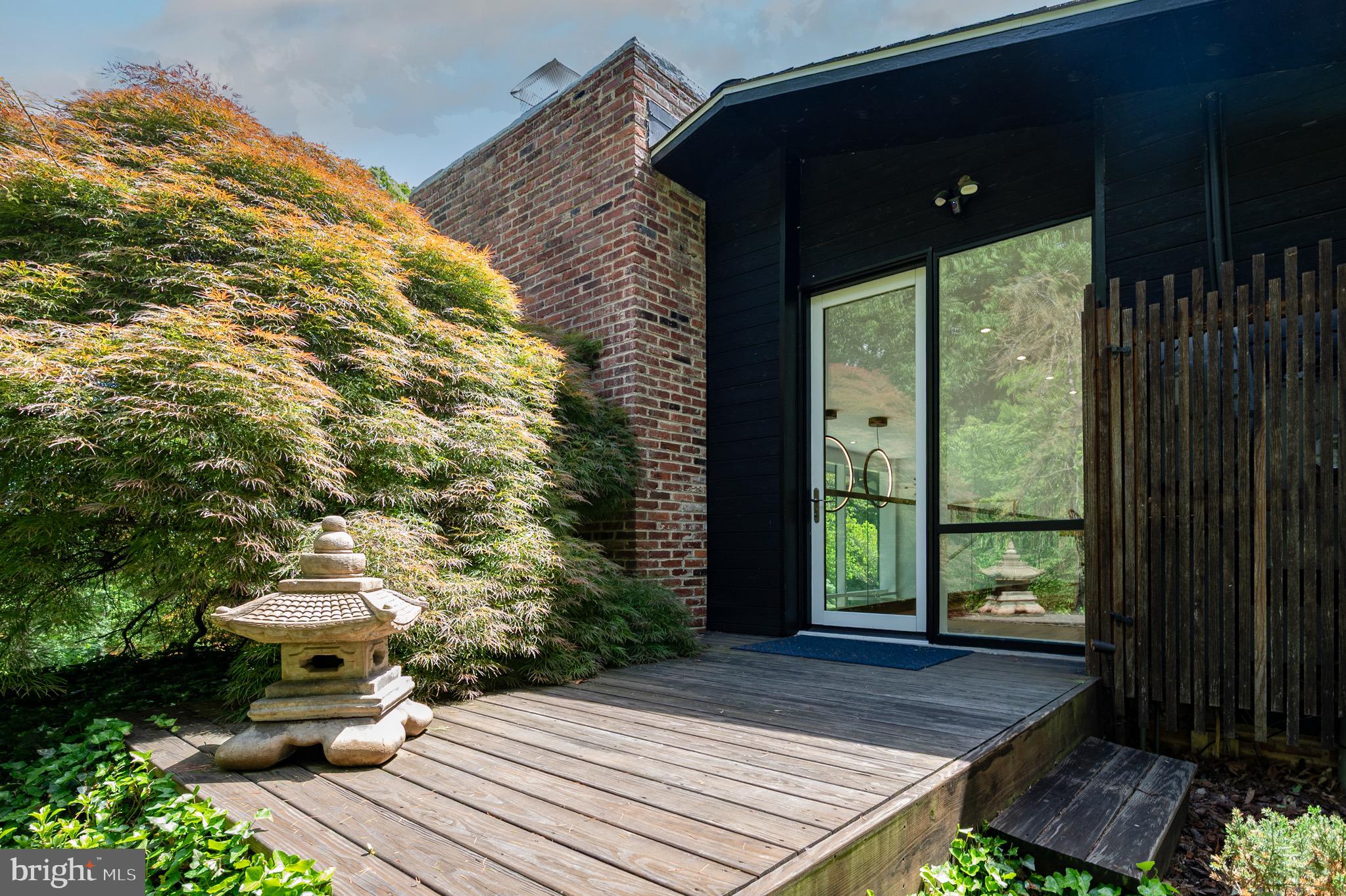 HOLLIN HILLS - Residential