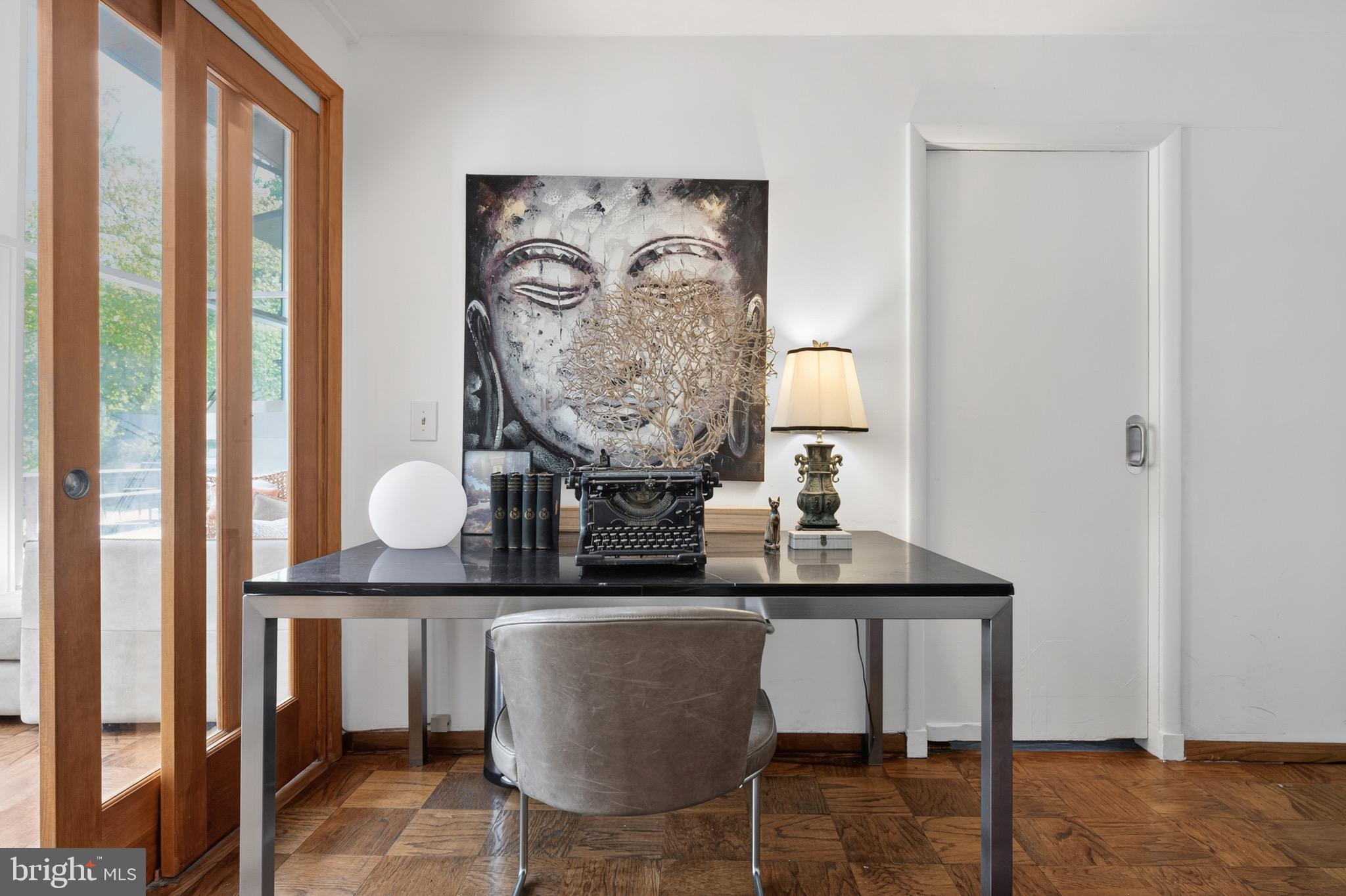 HOLLIN HILLS - Residential