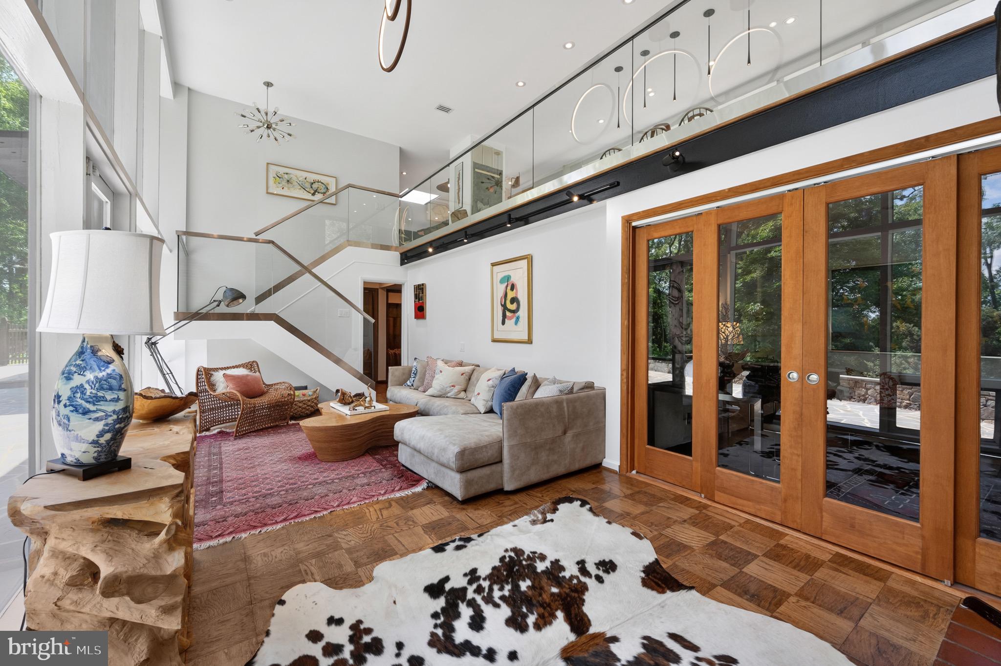 HOLLIN HILLS - Residential