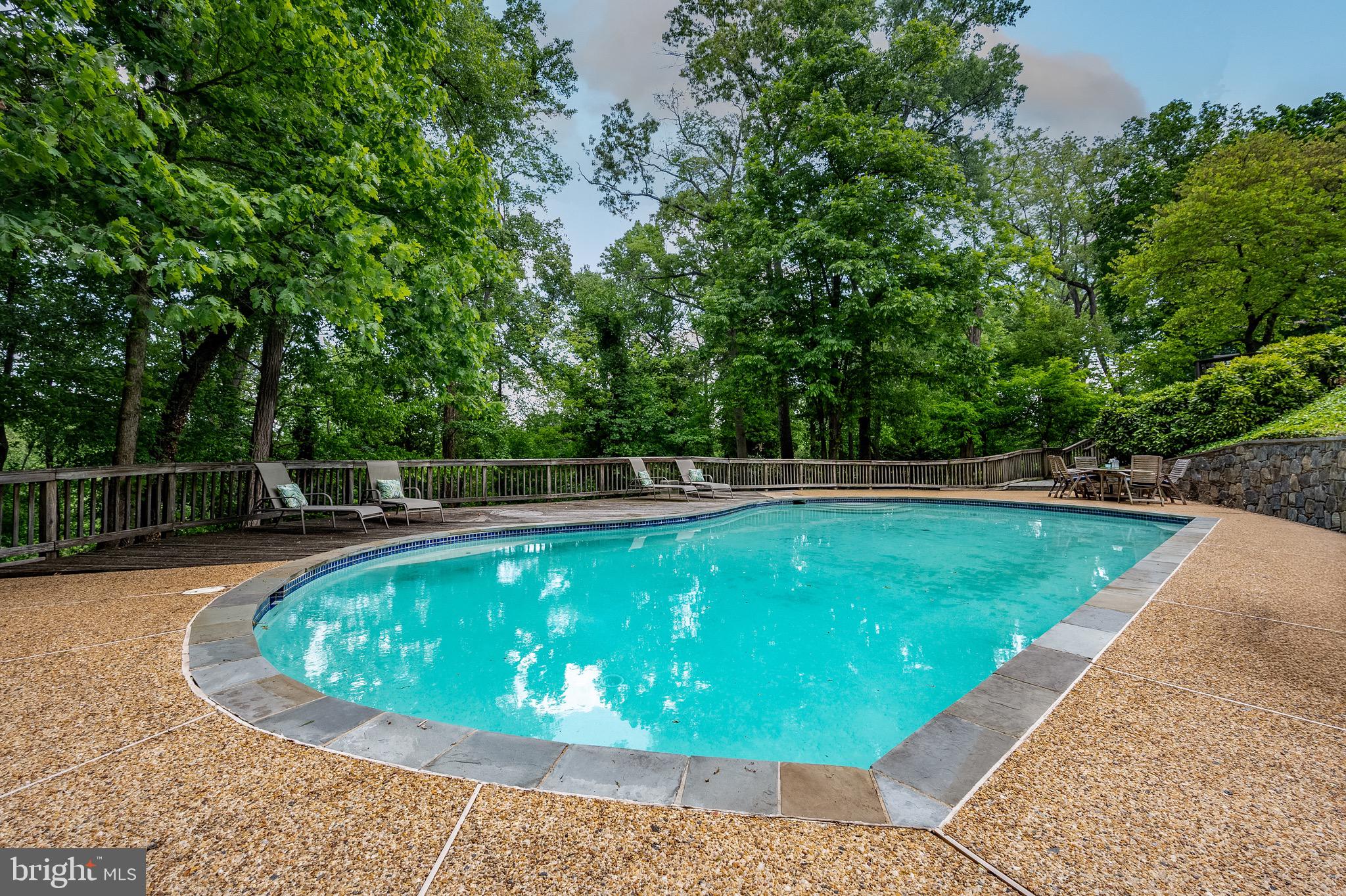 HOLLIN HILLS - Residential