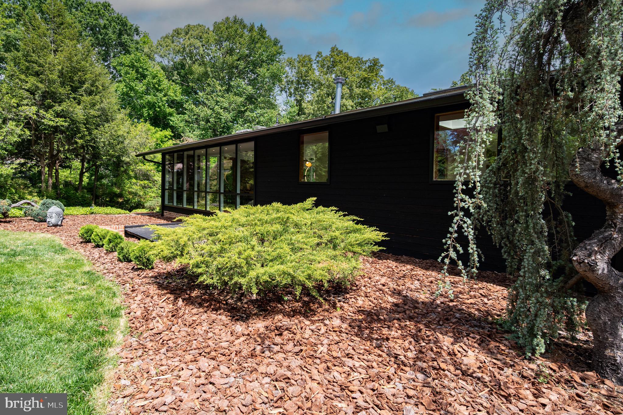 HOLLIN HILLS - Residential