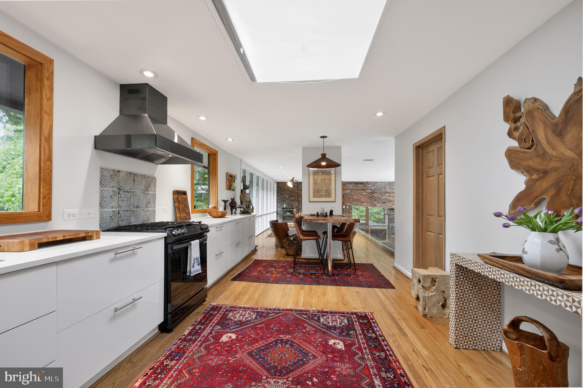 HOLLIN HILLS - Residential