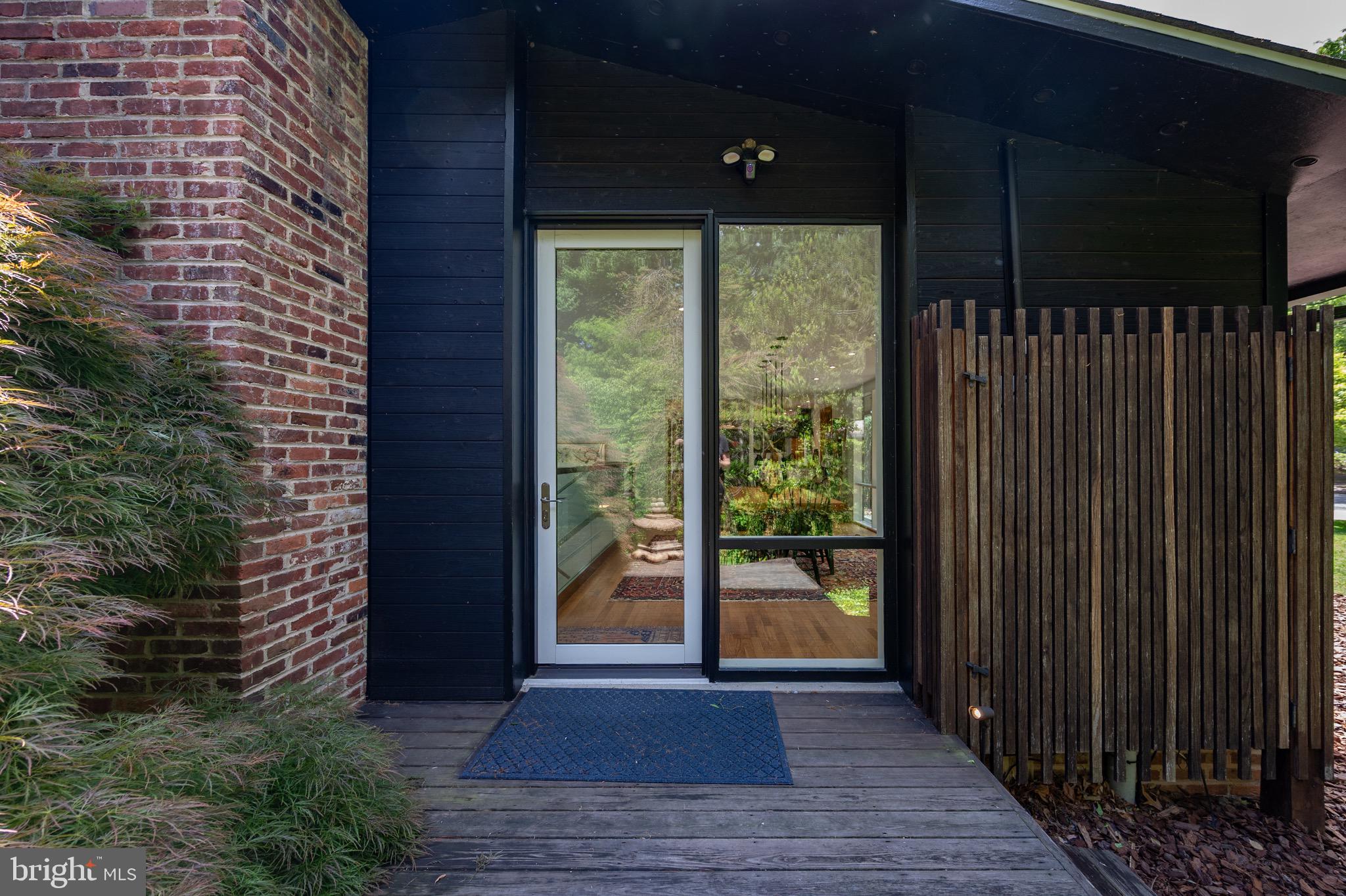 HOLLIN HILLS - Residential