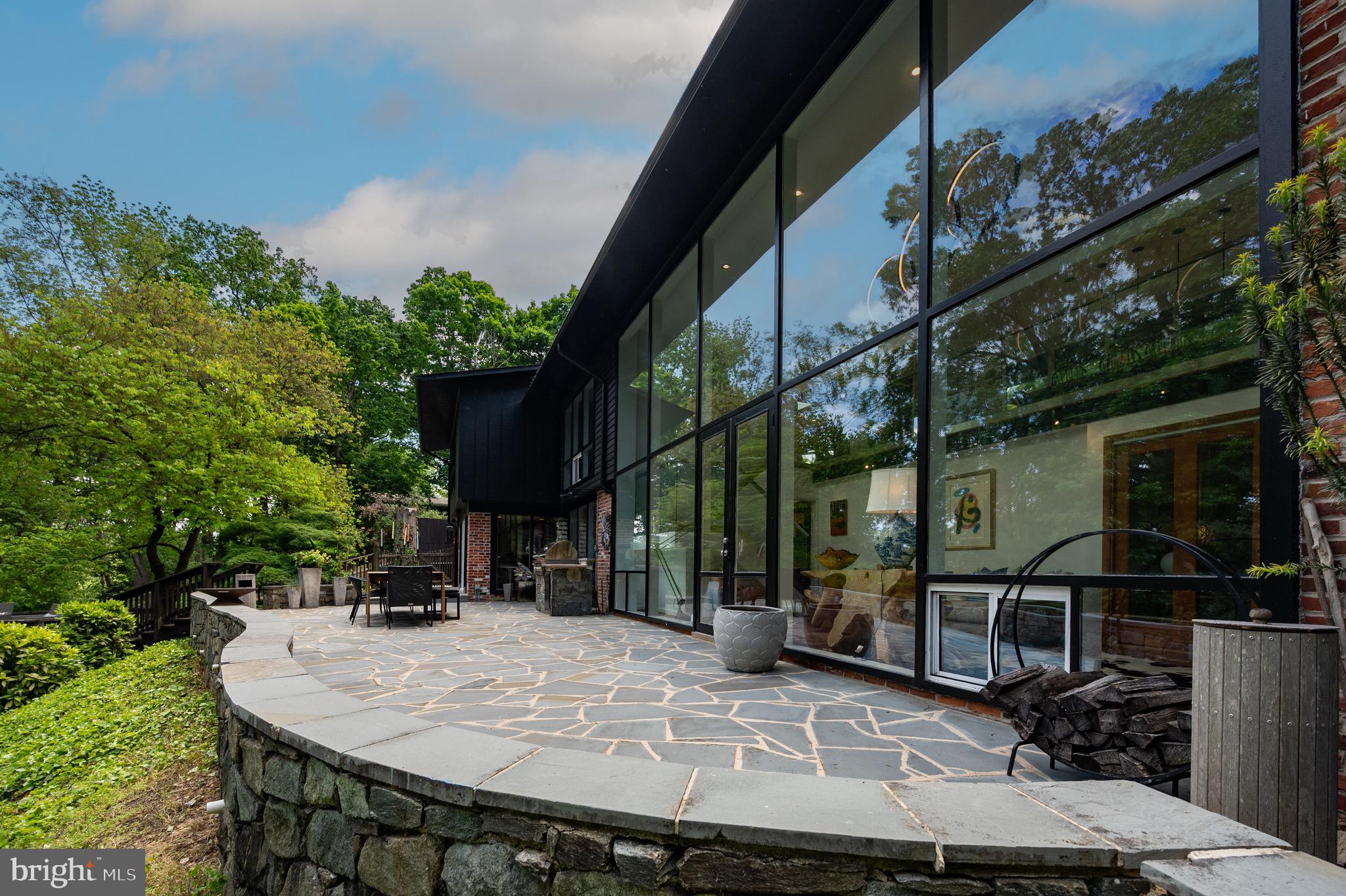HOLLIN HILLS - Residential