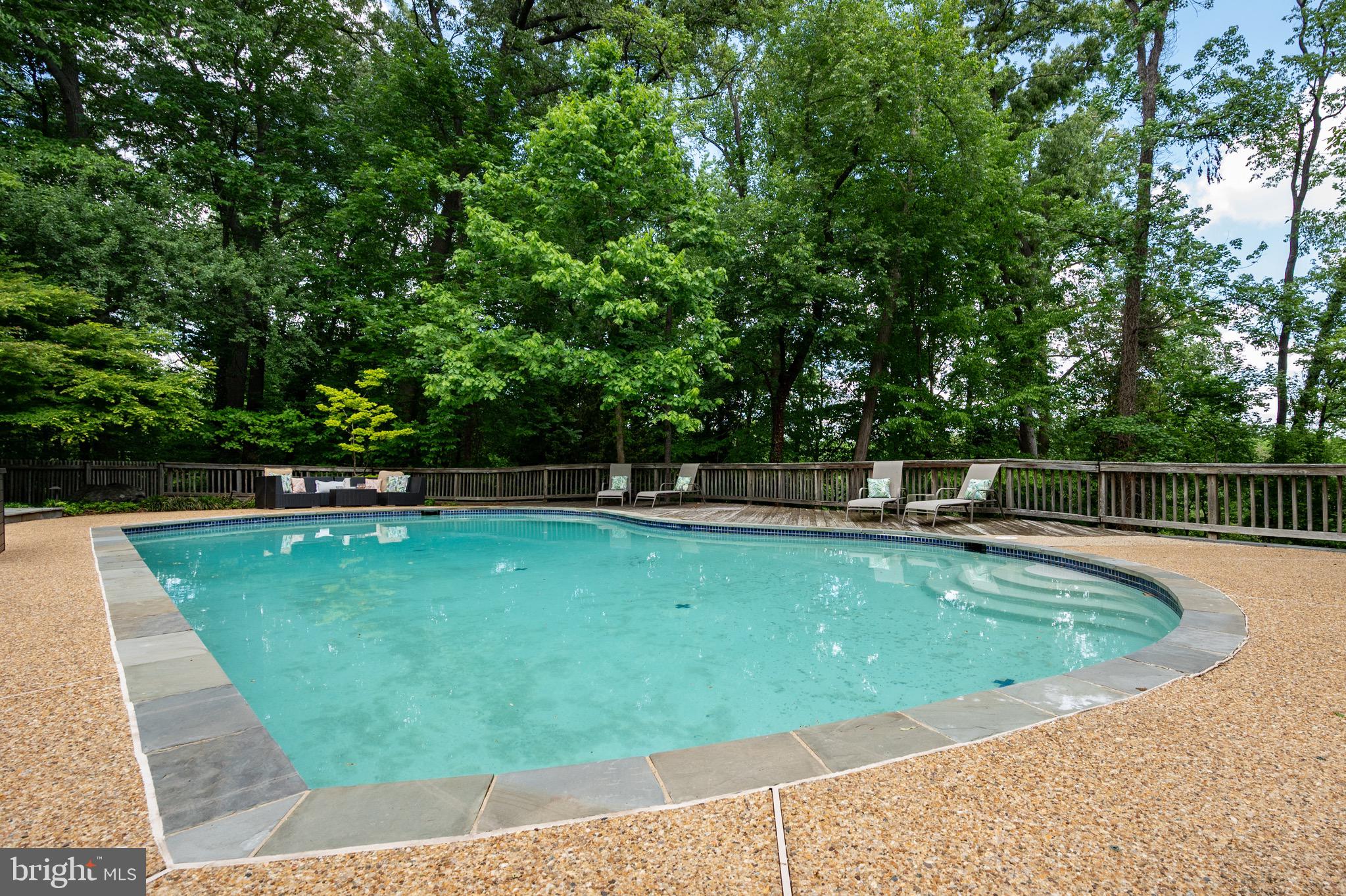 HOLLIN HILLS - Residential