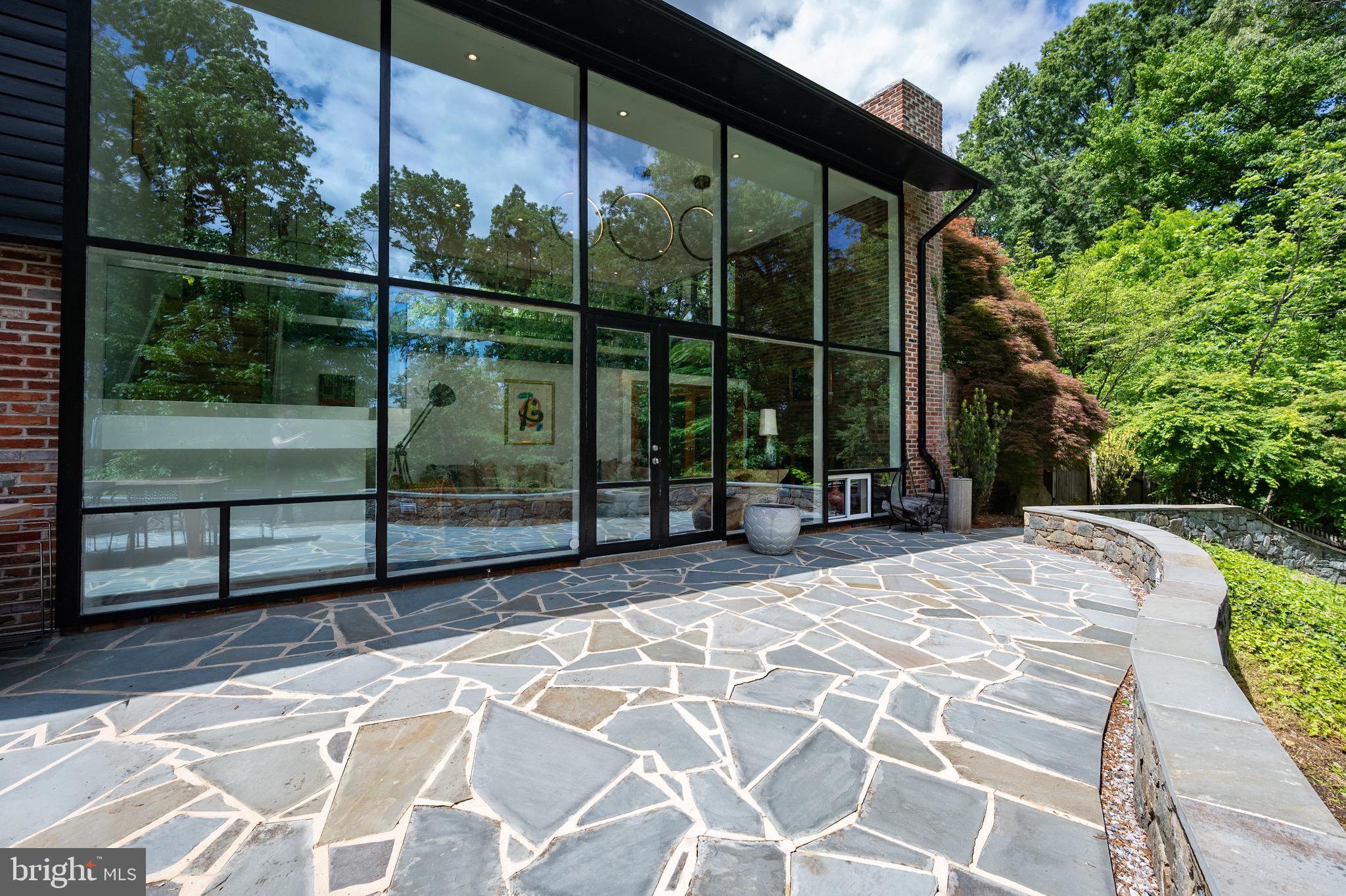 HOLLIN HILLS - Residential