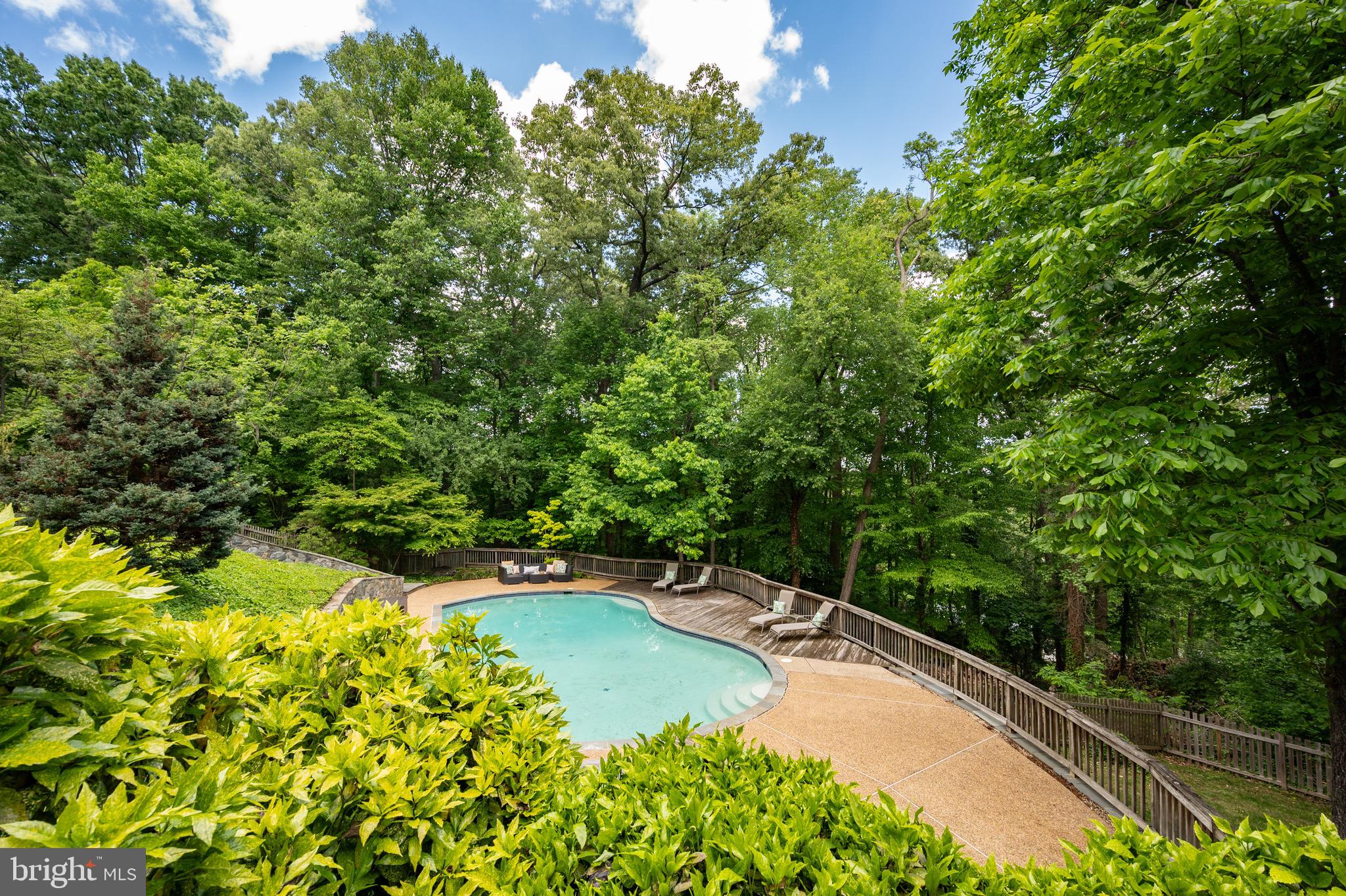 HOLLIN HILLS - Residential