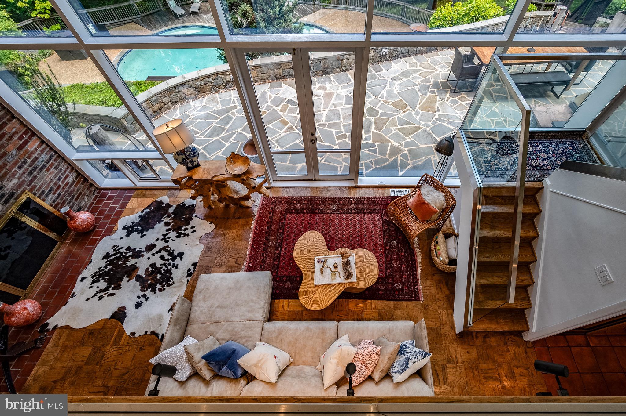 HOLLIN HILLS - Residential