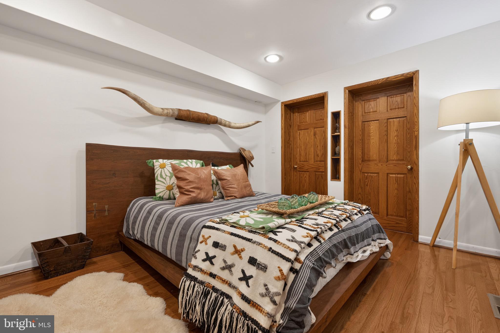HOLLIN HILLS - Residential