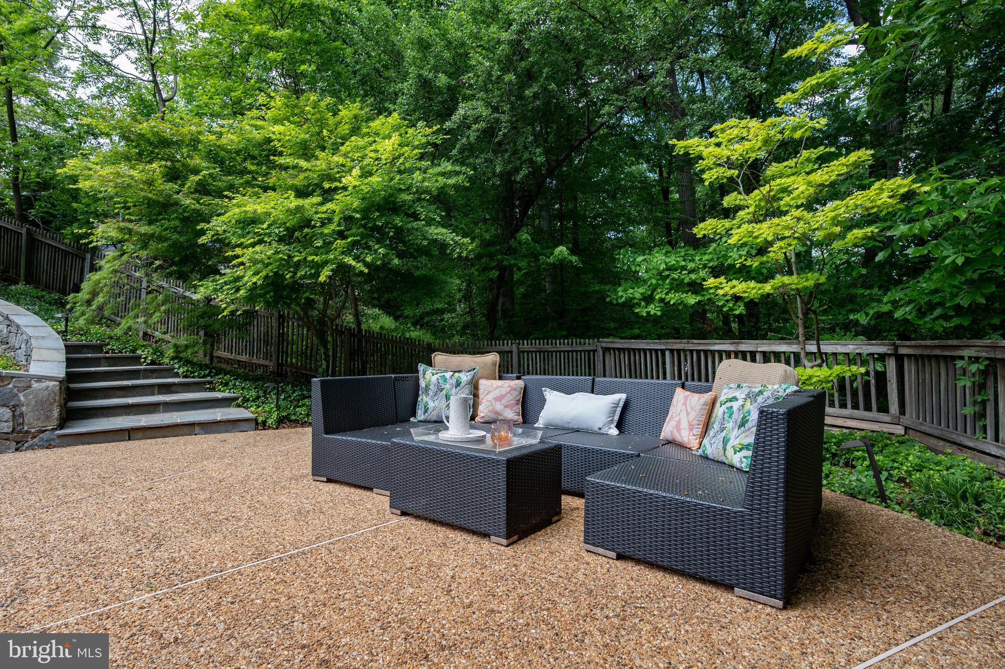HOLLIN HILLS - Residential