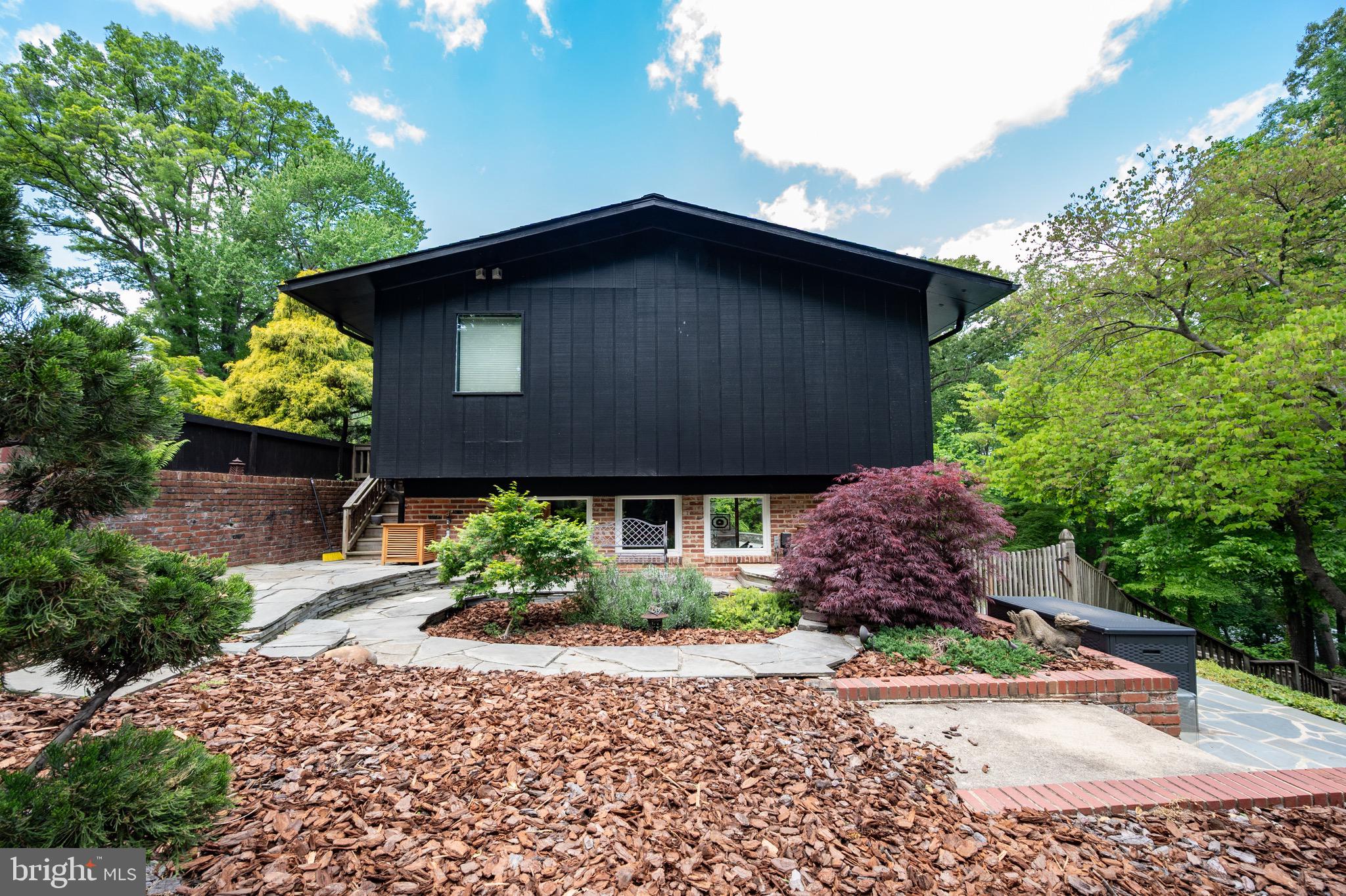 HOLLIN HILLS - Residential
