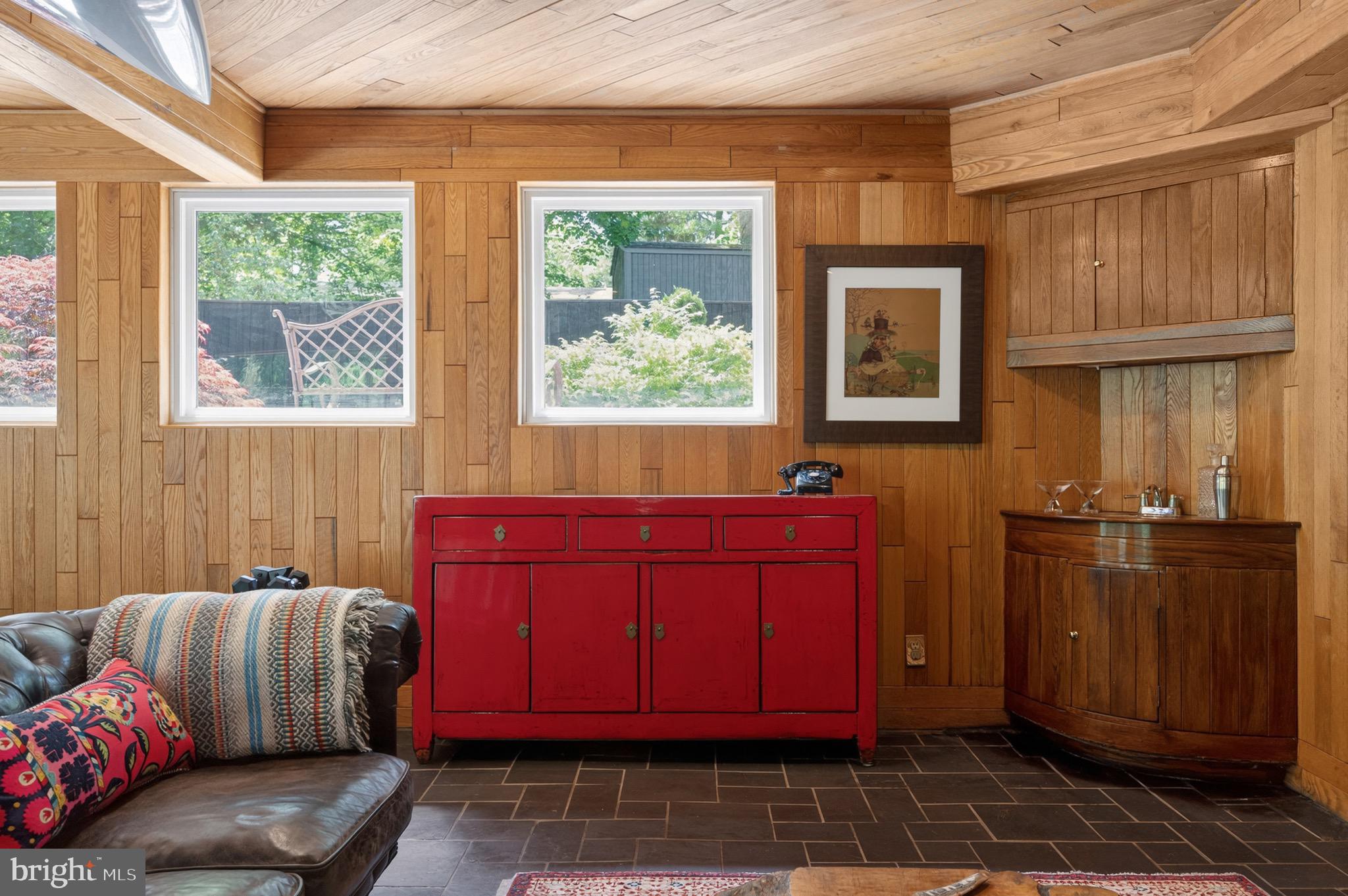 HOLLIN HILLS - Residential