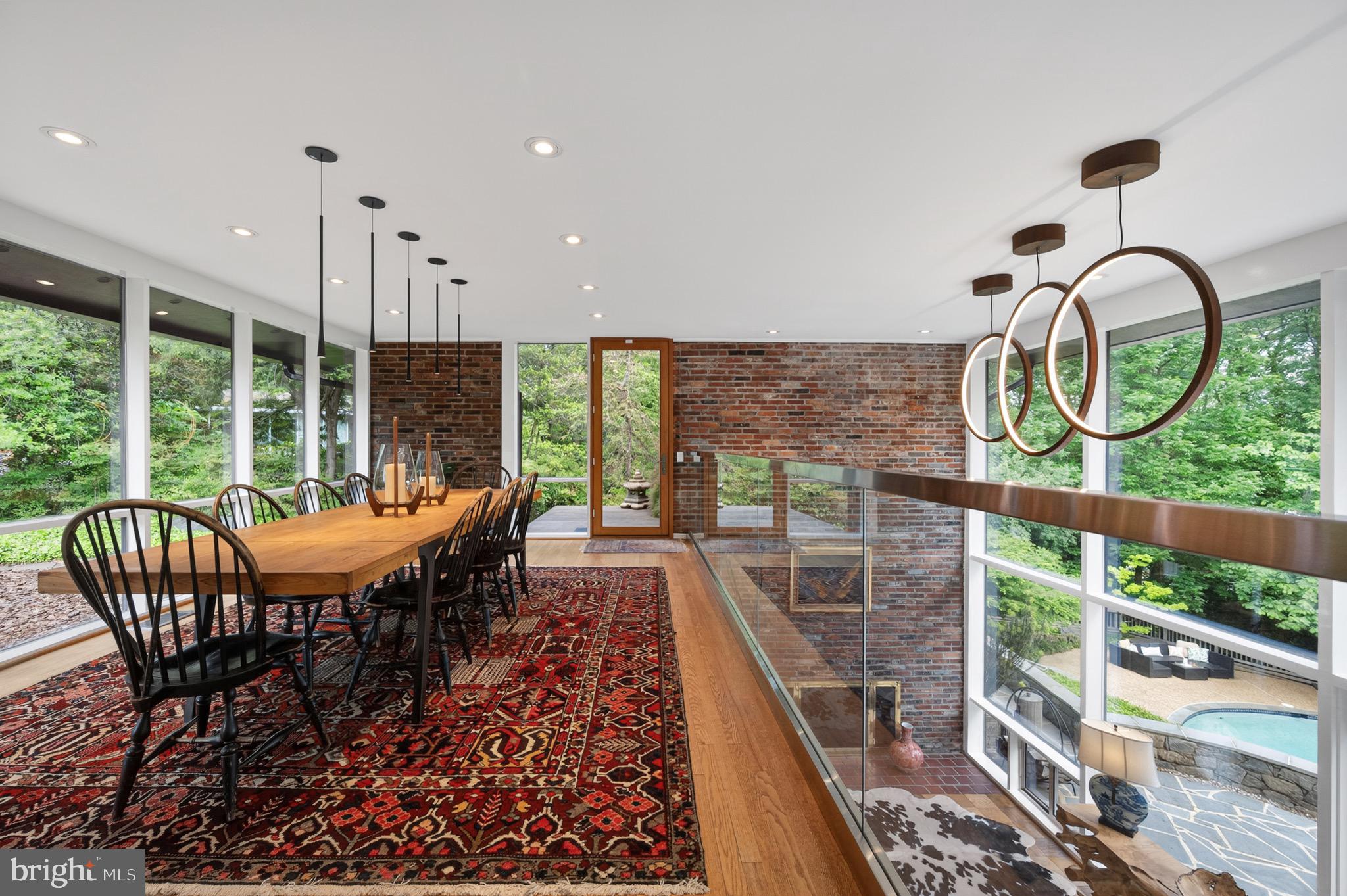HOLLIN HILLS - Residential
