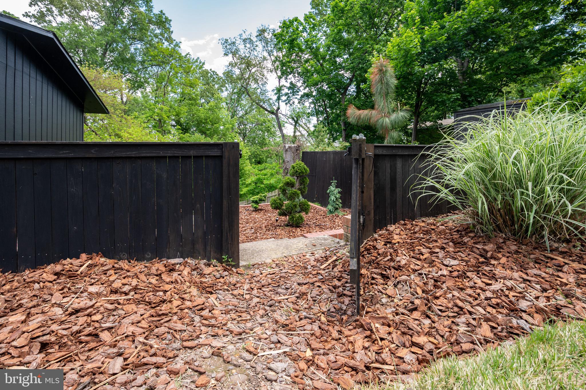 HOLLIN HILLS - Residential