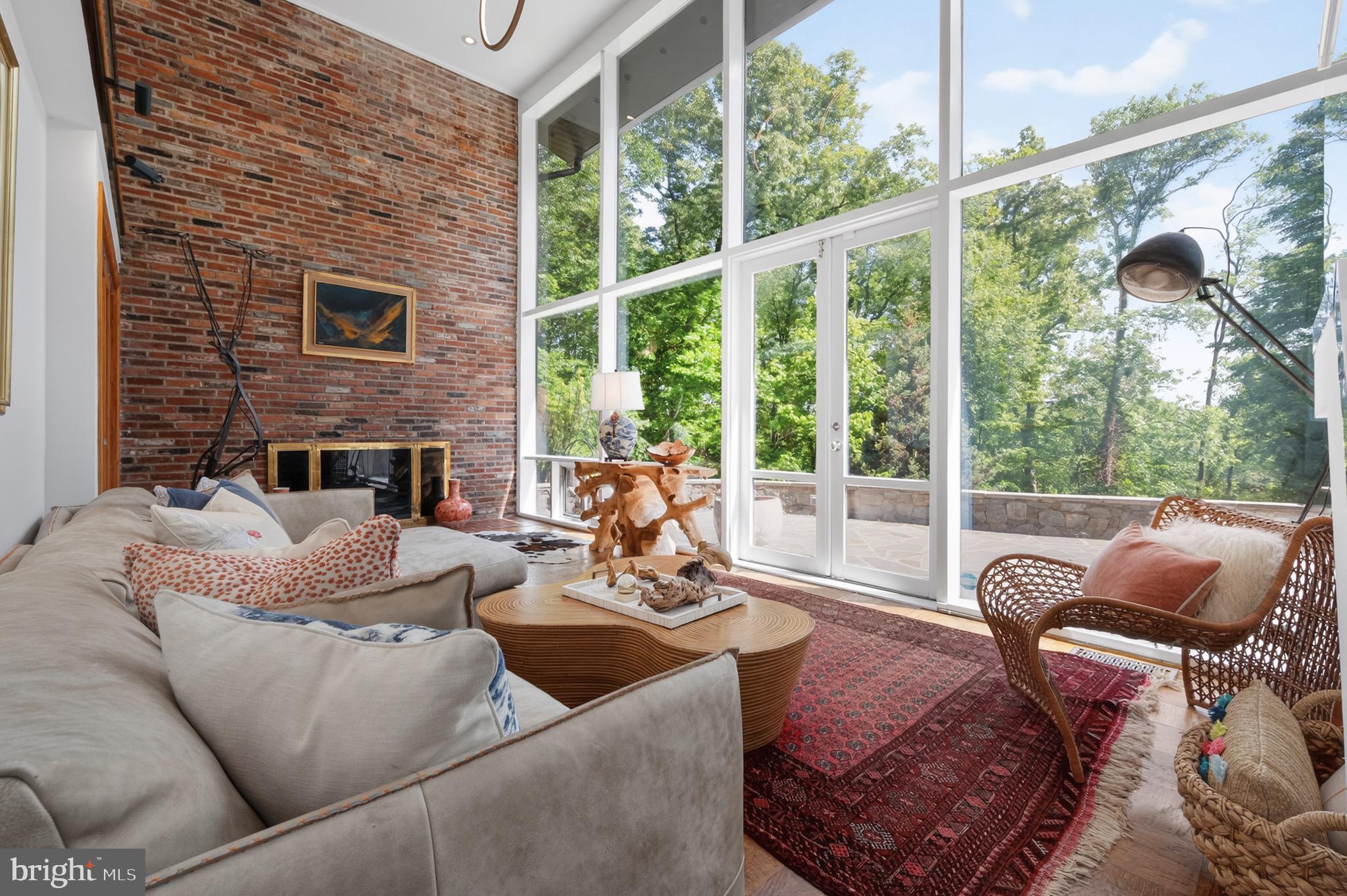 HOLLIN HILLS - Residential