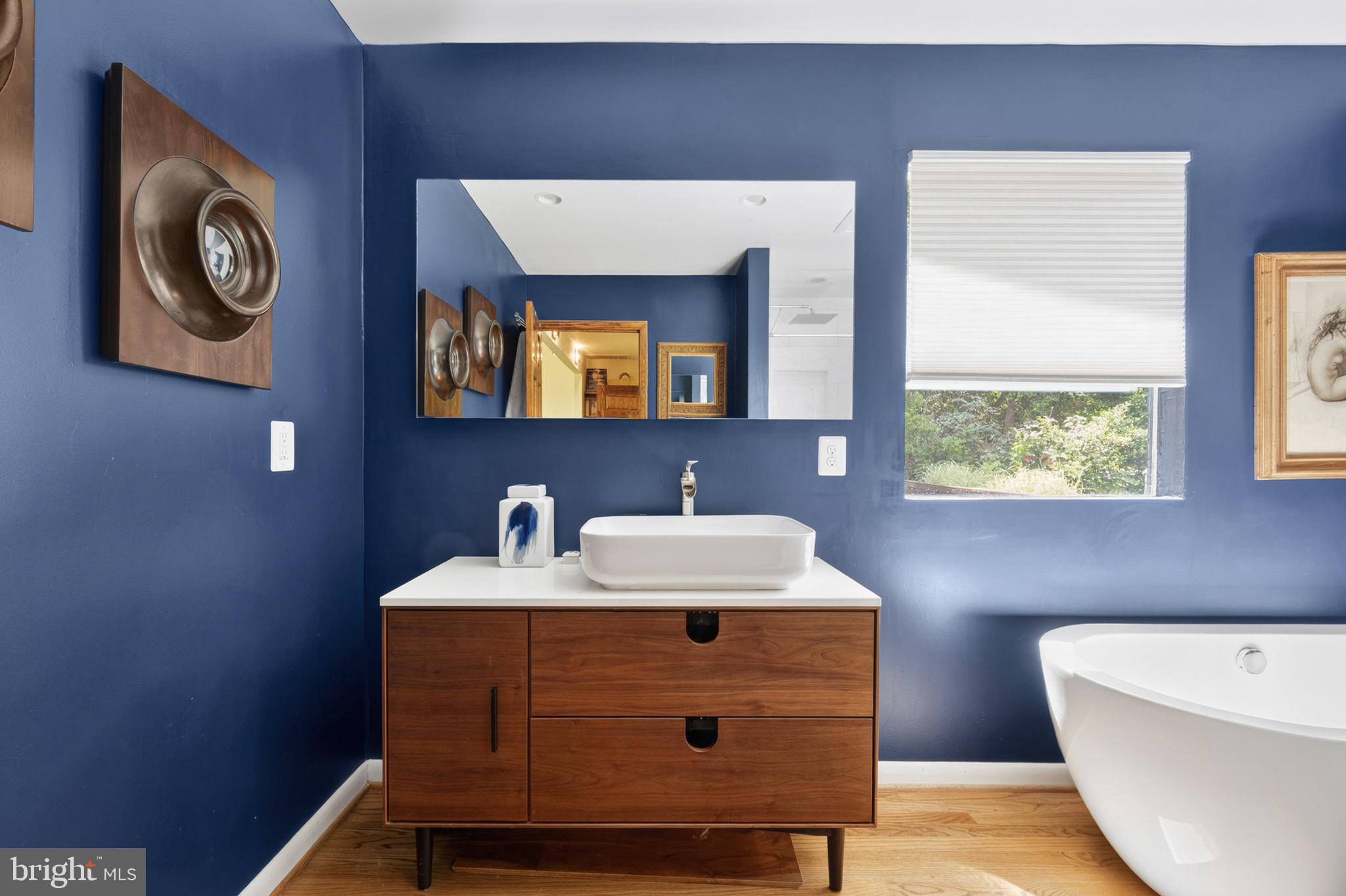 HOLLIN HILLS - Residential