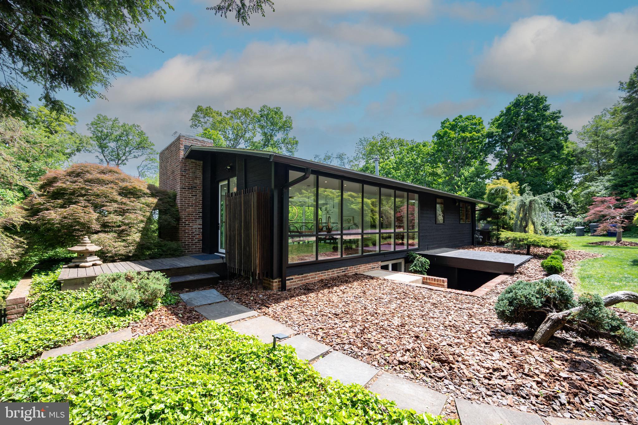 HOLLIN HILLS - Residential