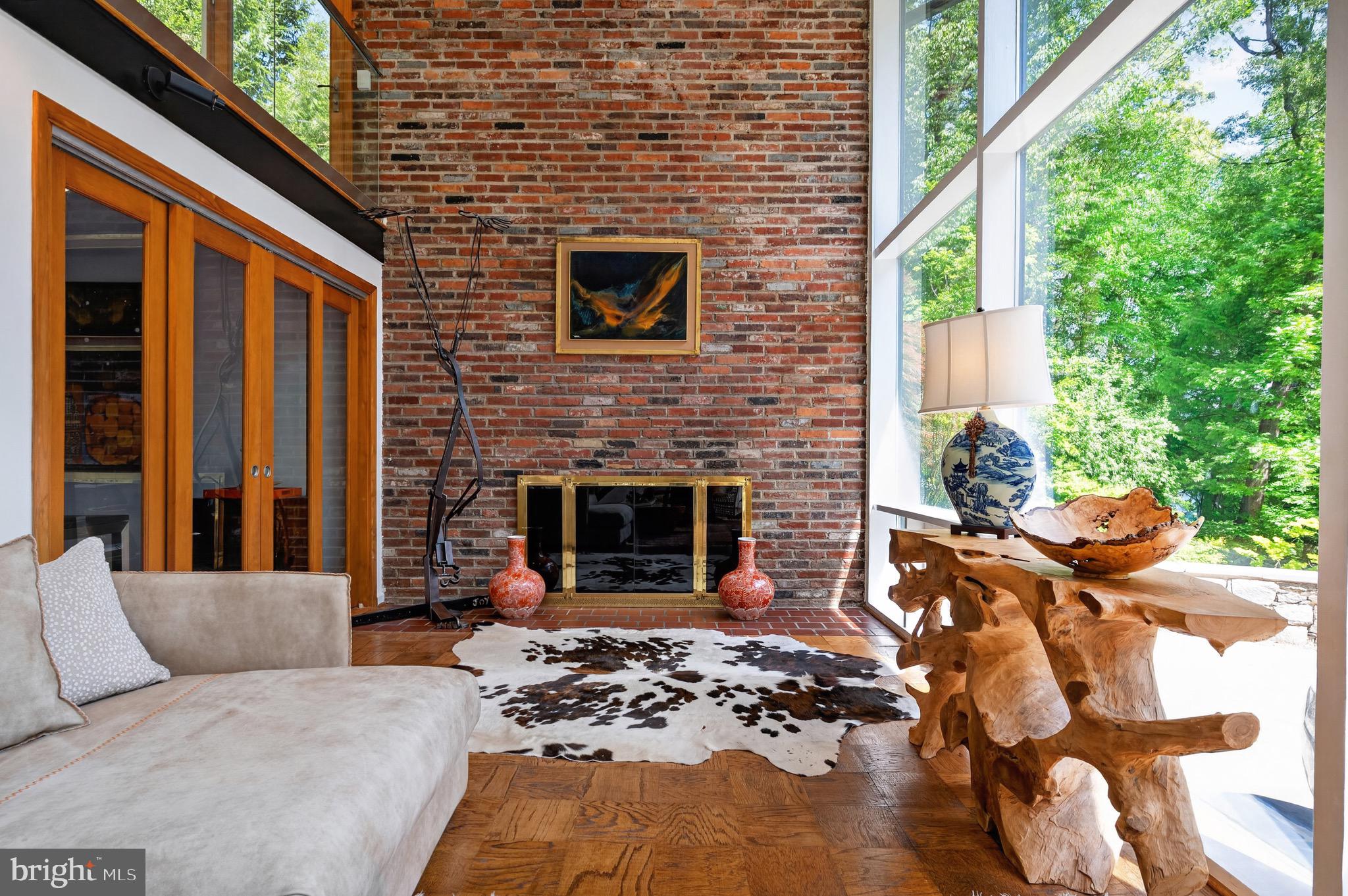 HOLLIN HILLS - Residential