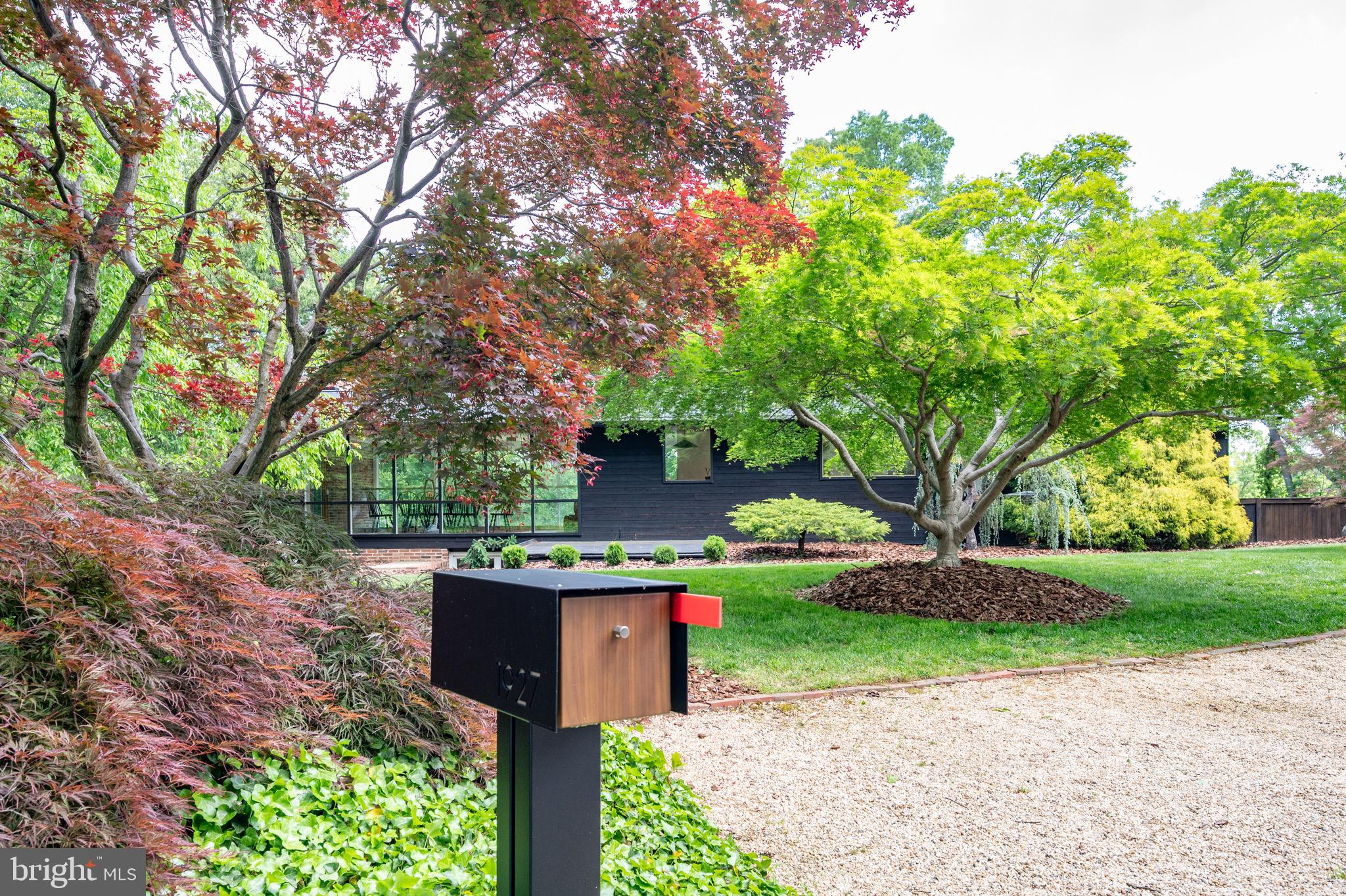 HOLLIN HILLS - Residential