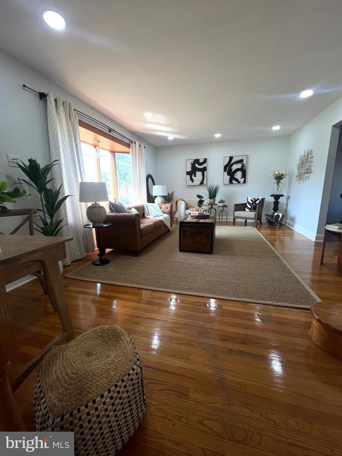2 THORNHILL ROAD