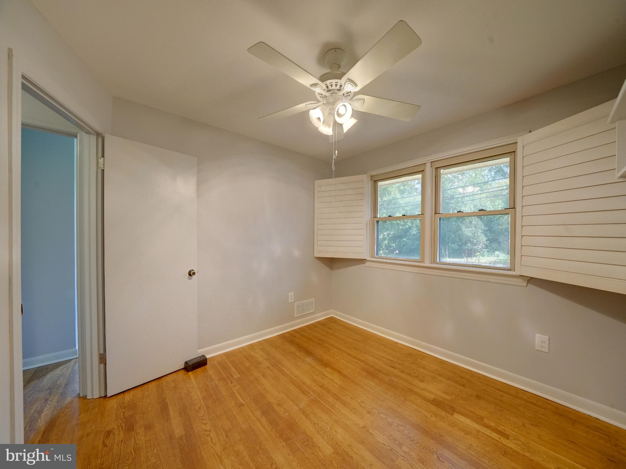 WEST LAUREL ACRES - Residential Lease