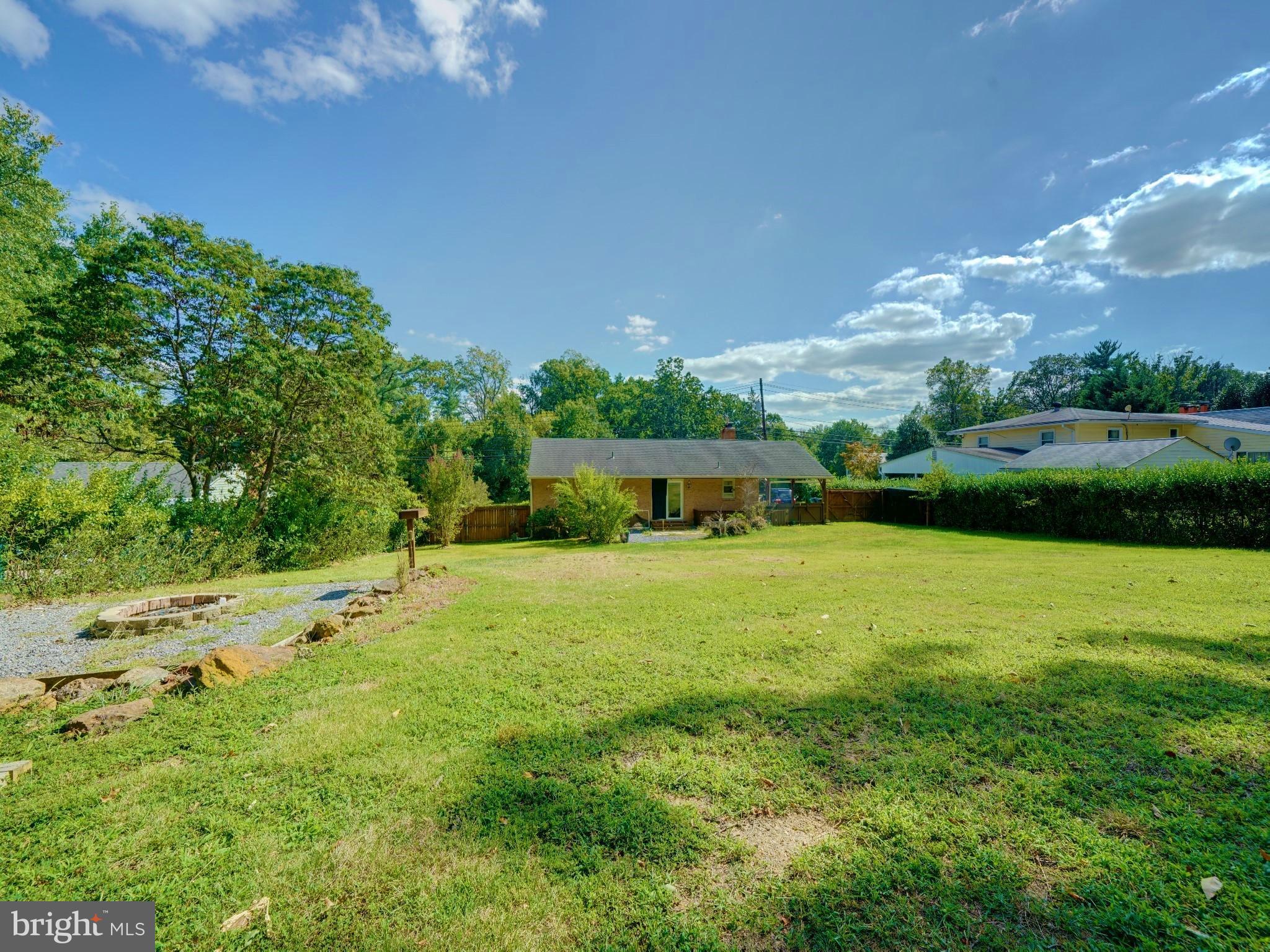 WEST LAUREL ACRES - Residential Lease