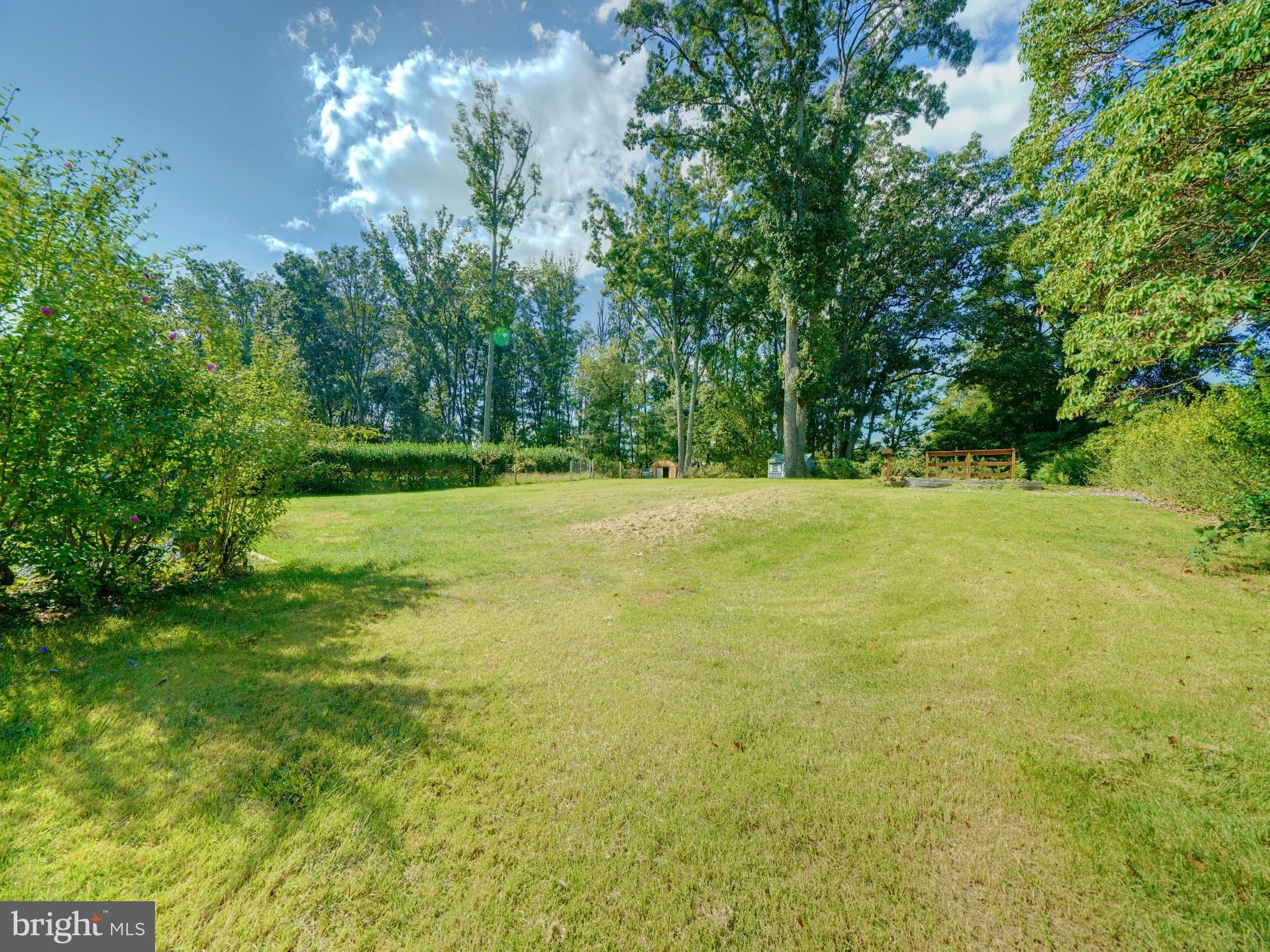 WEST LAUREL ACRES - Residential Lease