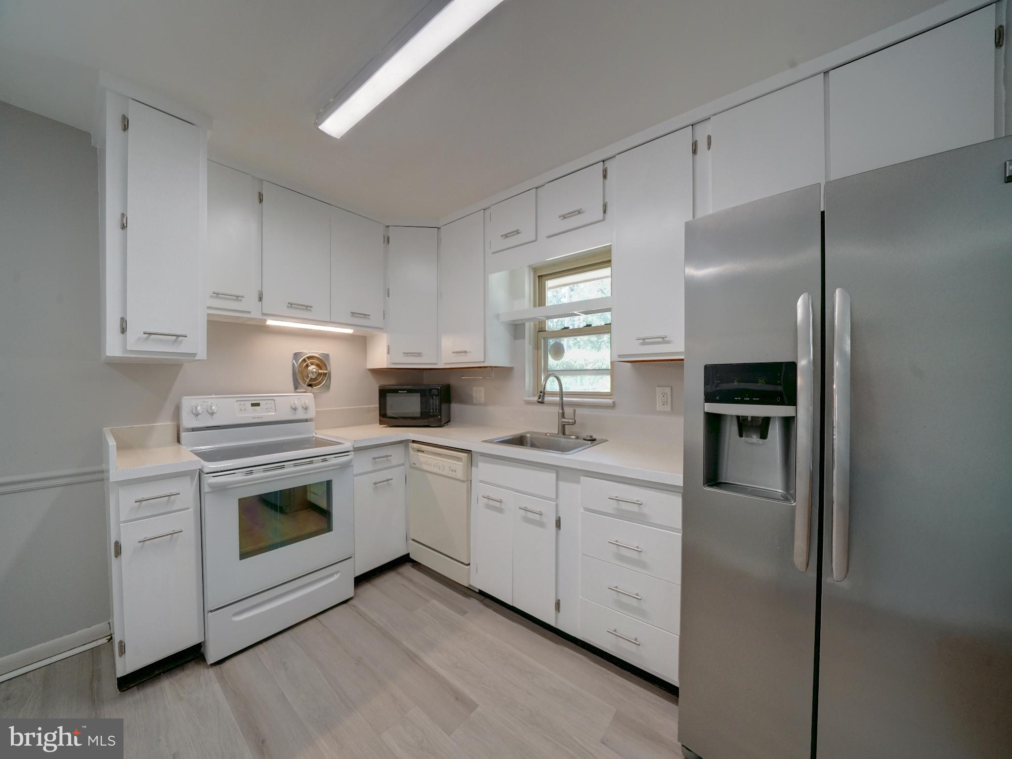 WEST LAUREL ACRES - Residential Lease