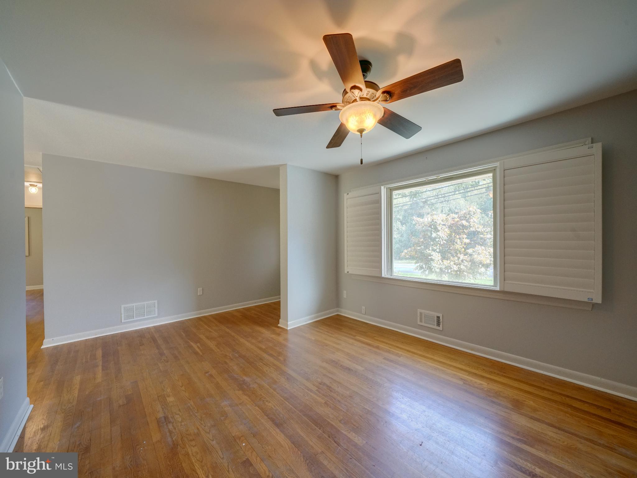 WEST LAUREL ACRES - Residential Lease