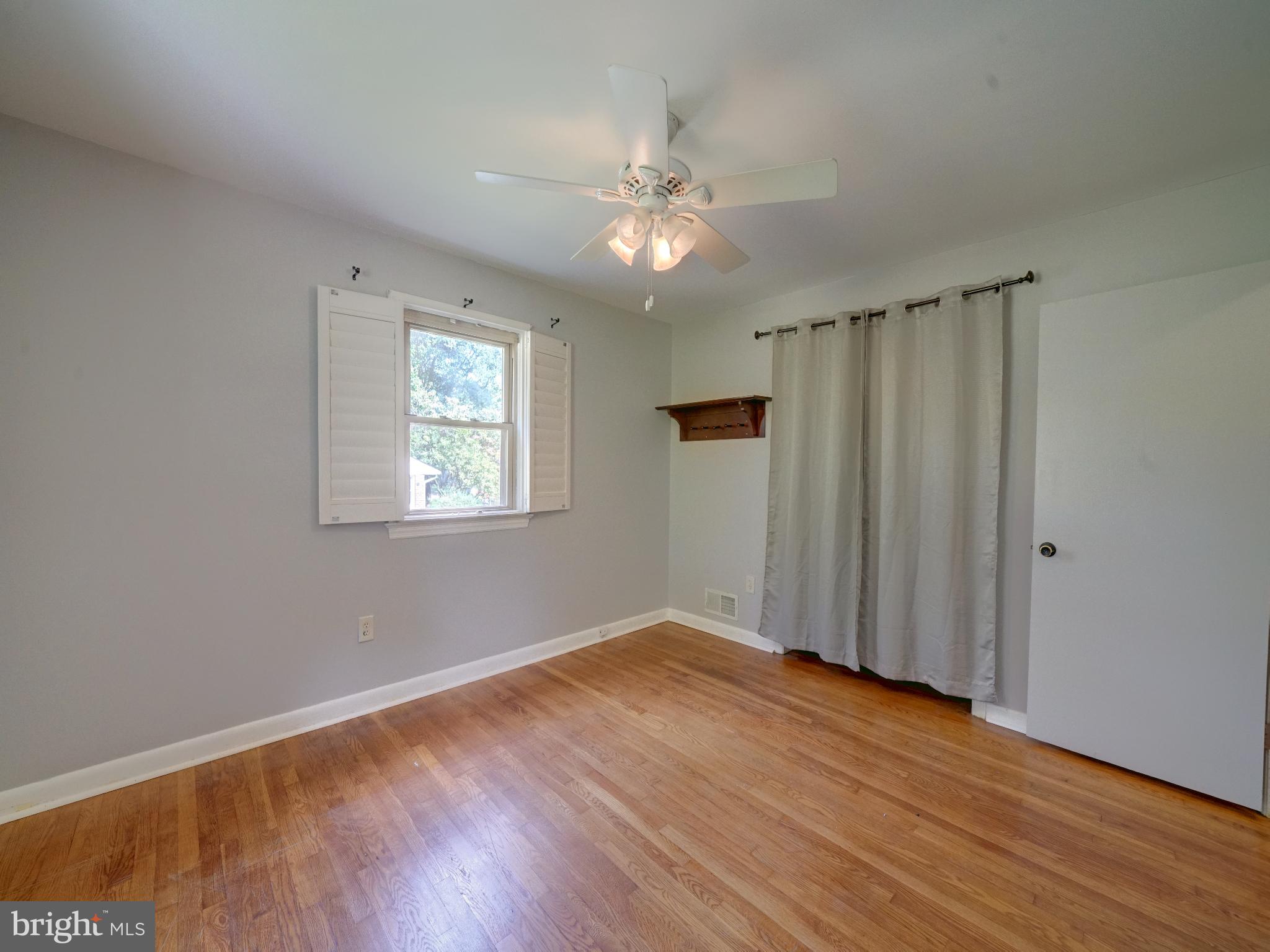 WEST LAUREL ACRES - Residential Lease