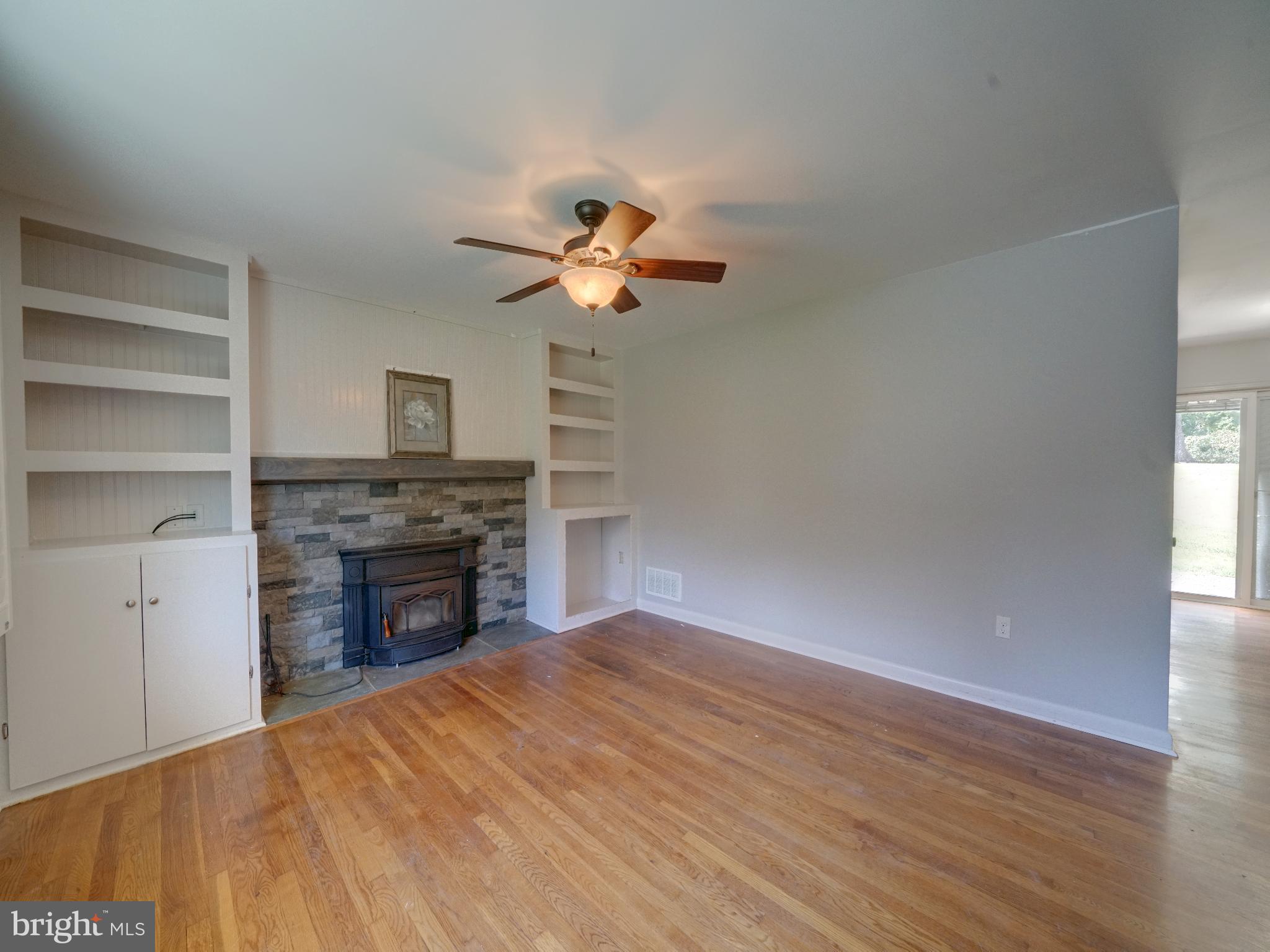 WEST LAUREL ACRES - Residential Lease