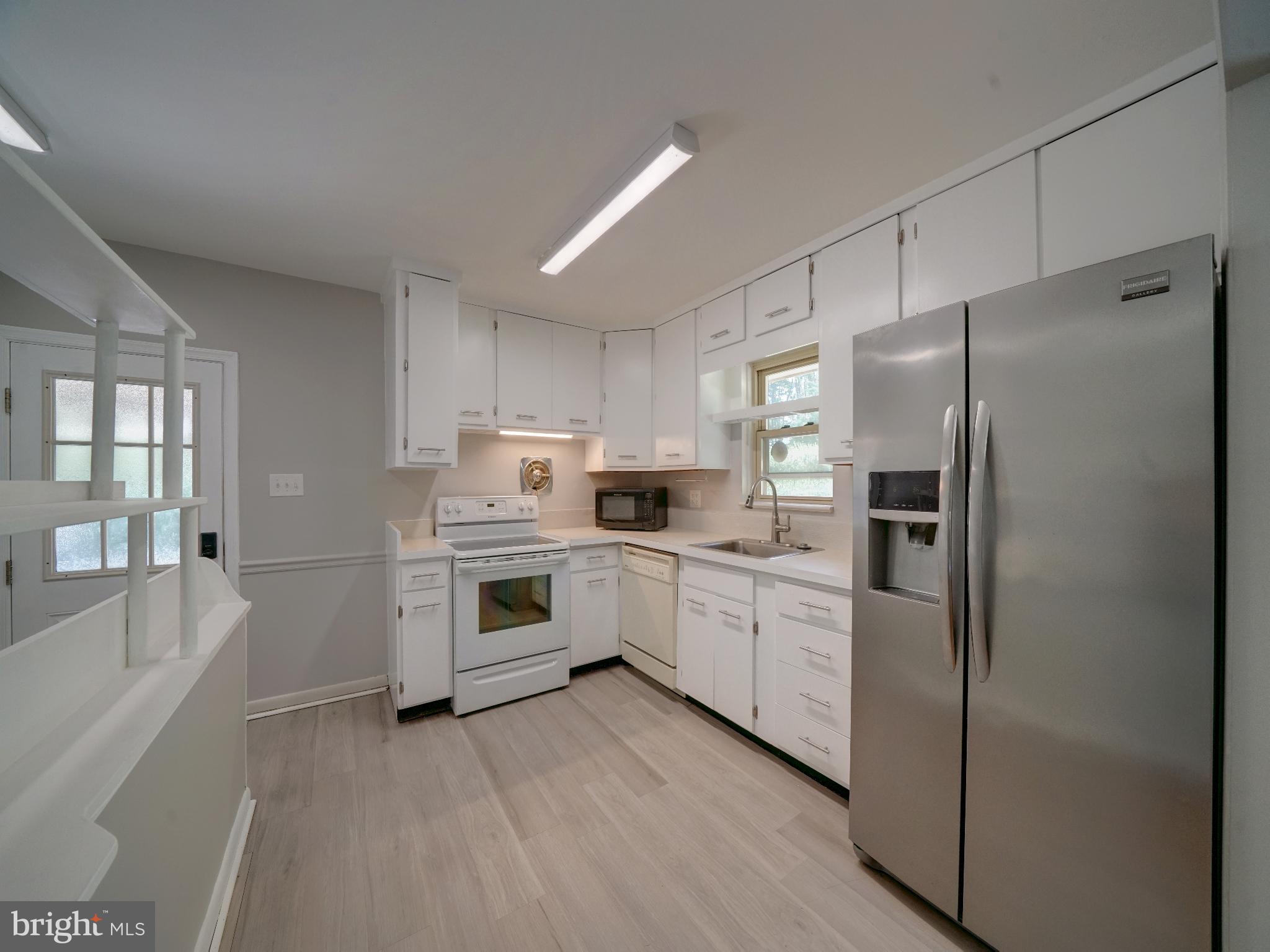 WEST LAUREL ACRES - Residential Lease