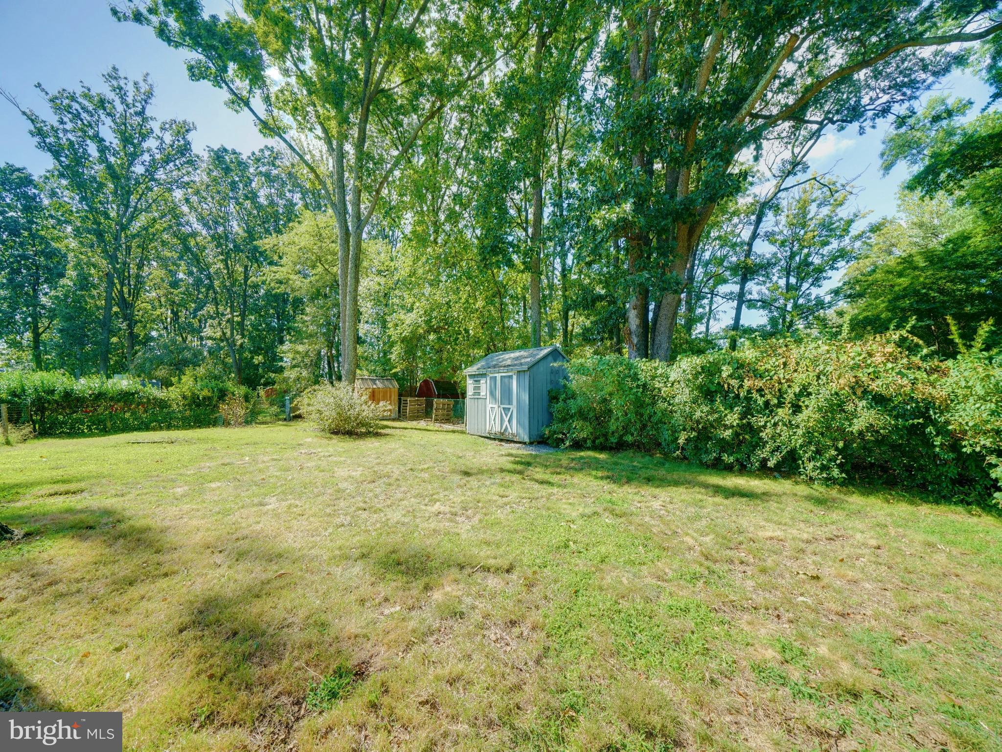 WEST LAUREL ACRES - Residential Lease