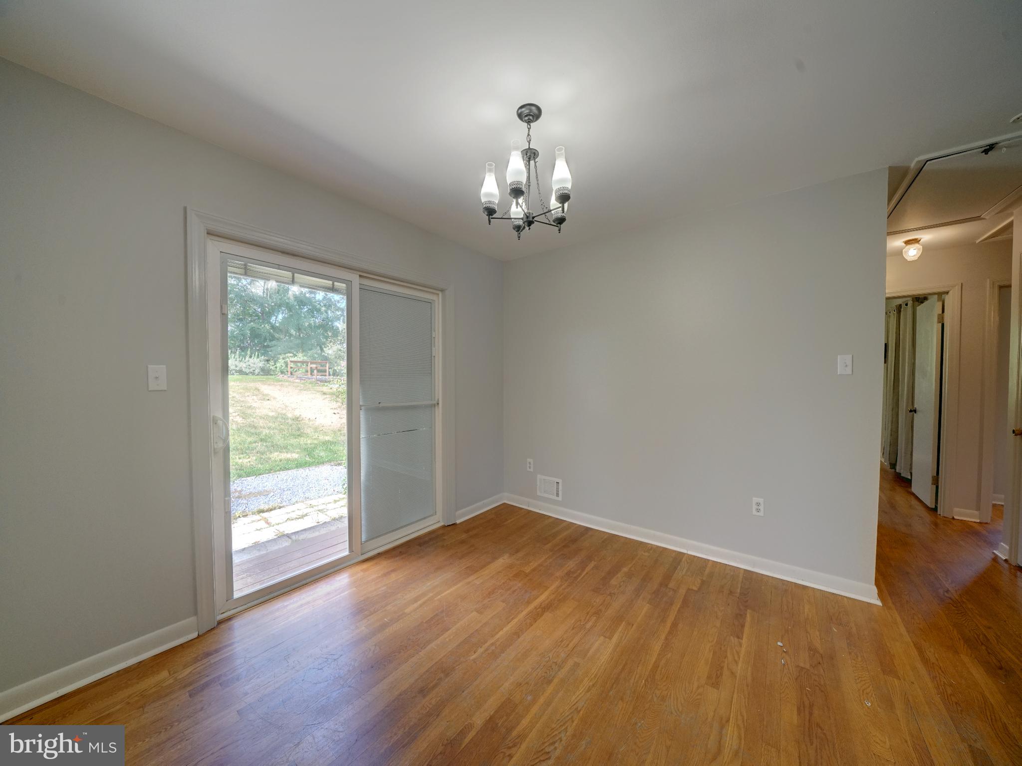 WEST LAUREL ACRES - Residential Lease