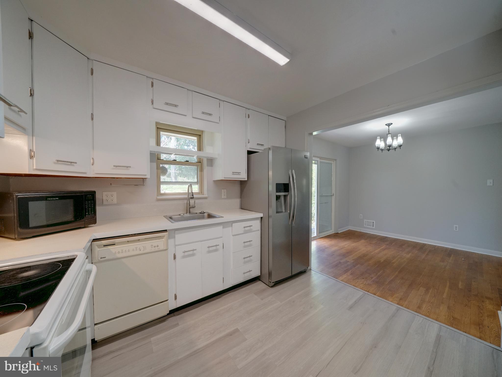 WEST LAUREL ACRES - Residential Lease