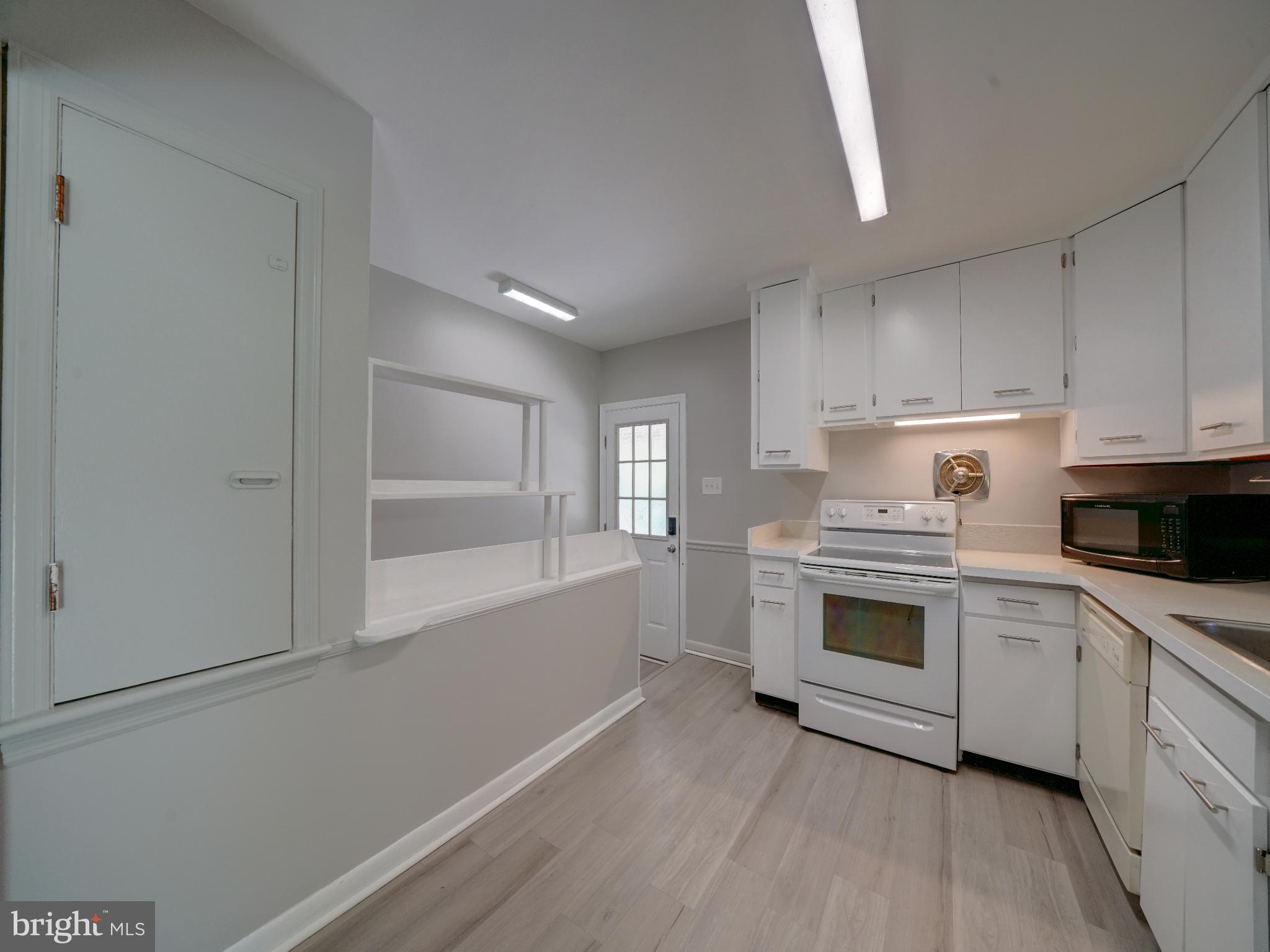 WEST LAUREL ACRES - Residential Lease