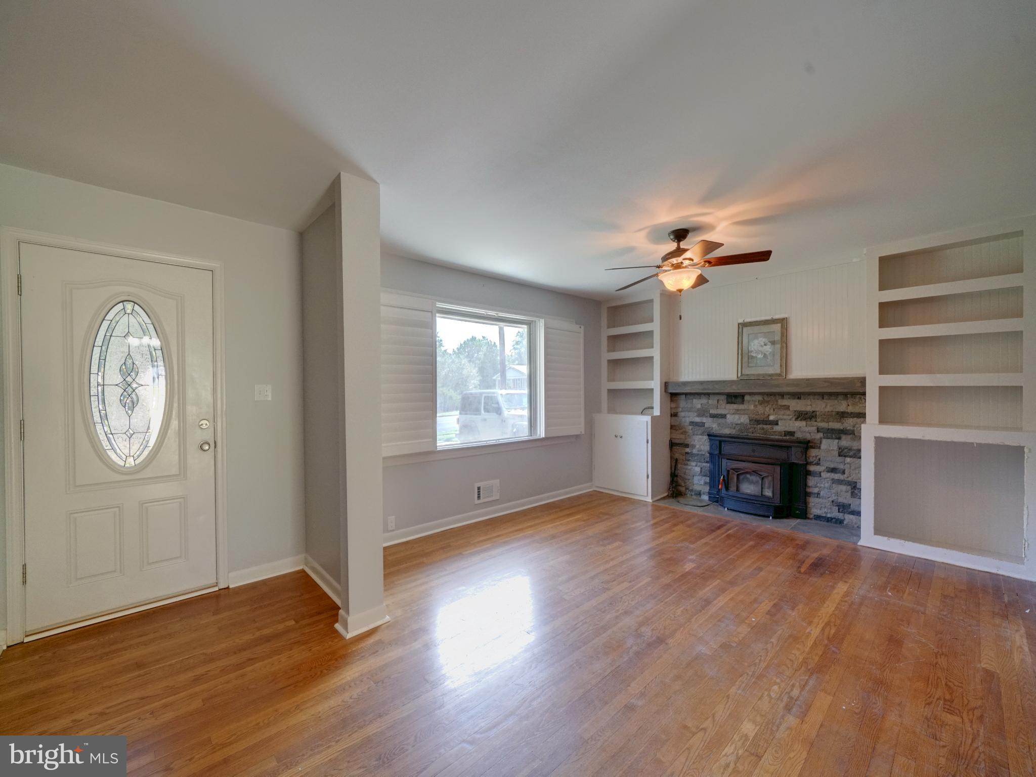 WEST LAUREL ACRES - Residential Lease