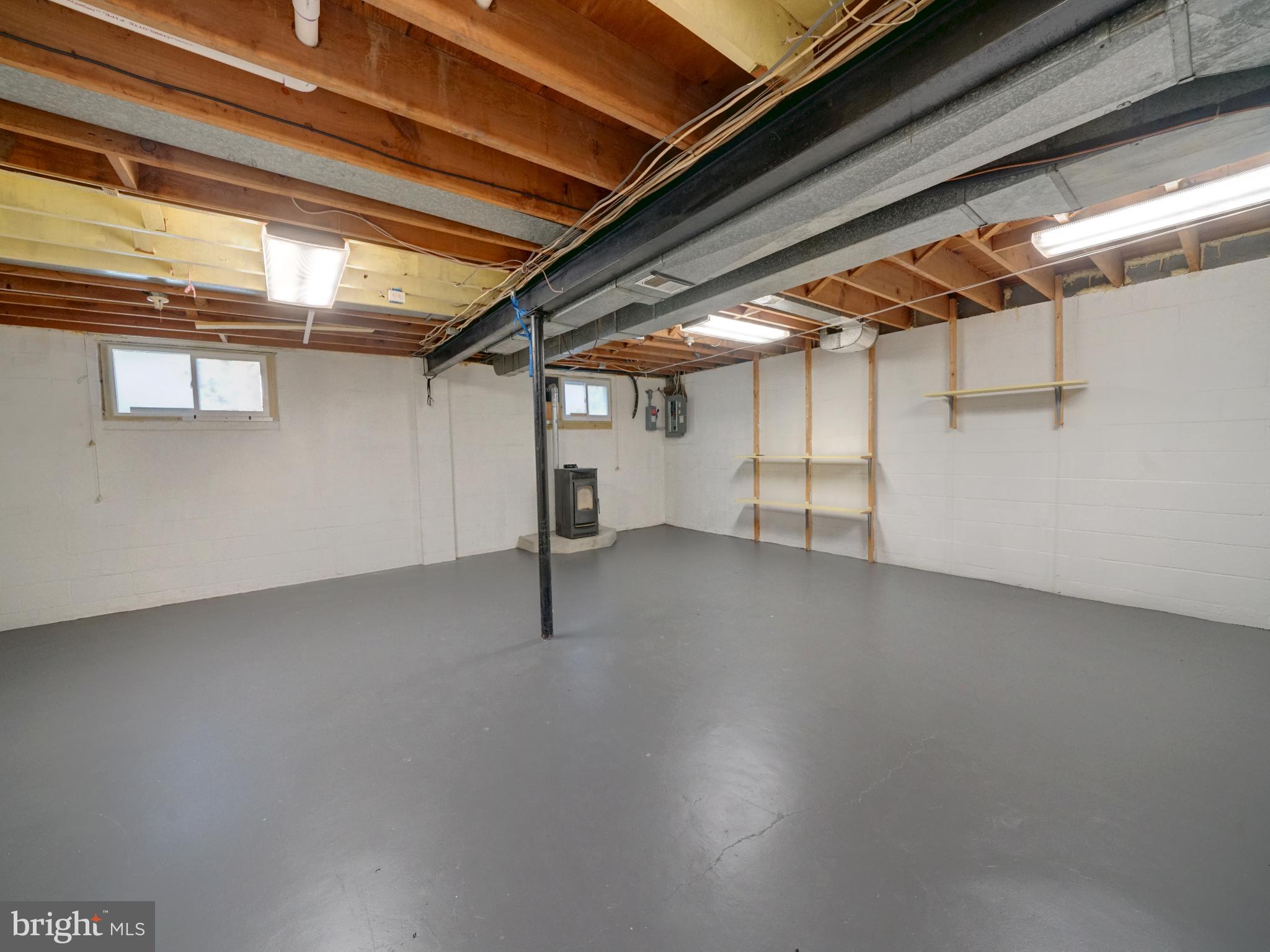 WEST LAUREL ACRES - Residential Lease