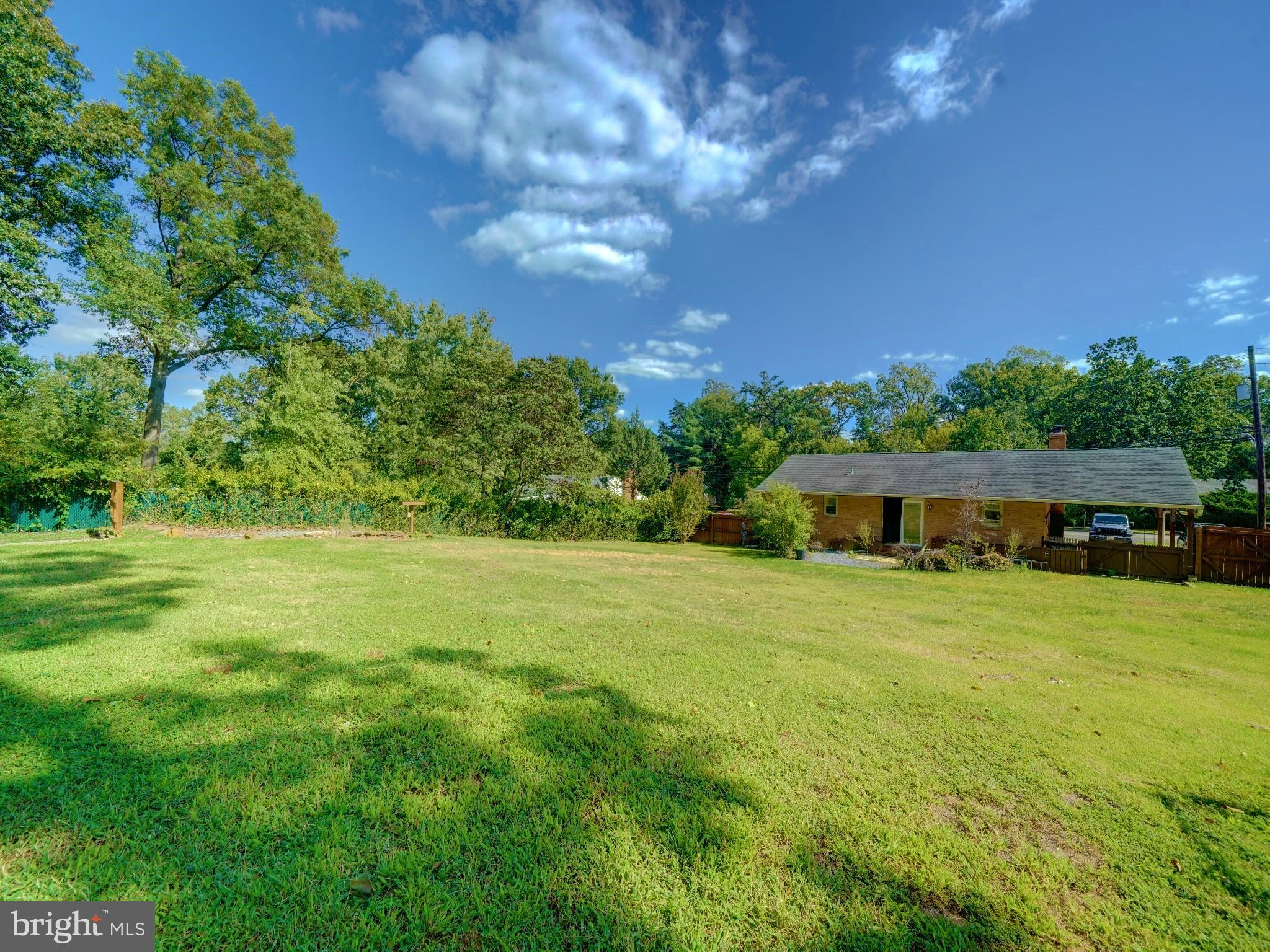 WEST LAUREL ACRES - Residential Lease