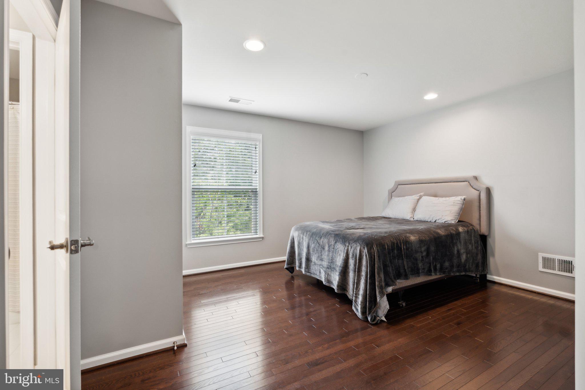 BRAMBLETON - Residential Lease