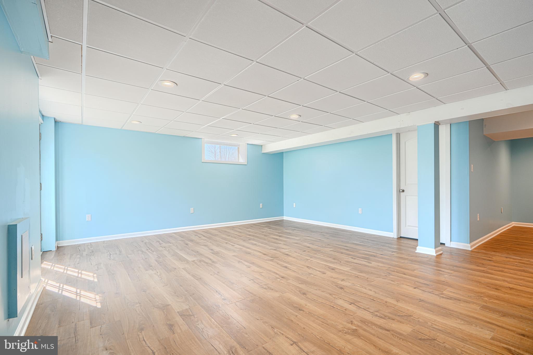 WINDSOR  MILL - Residential