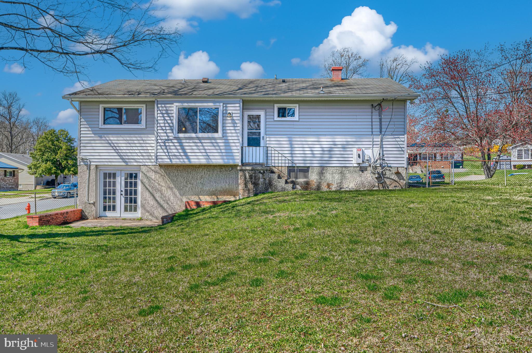 WINDSOR  MILL - Residential