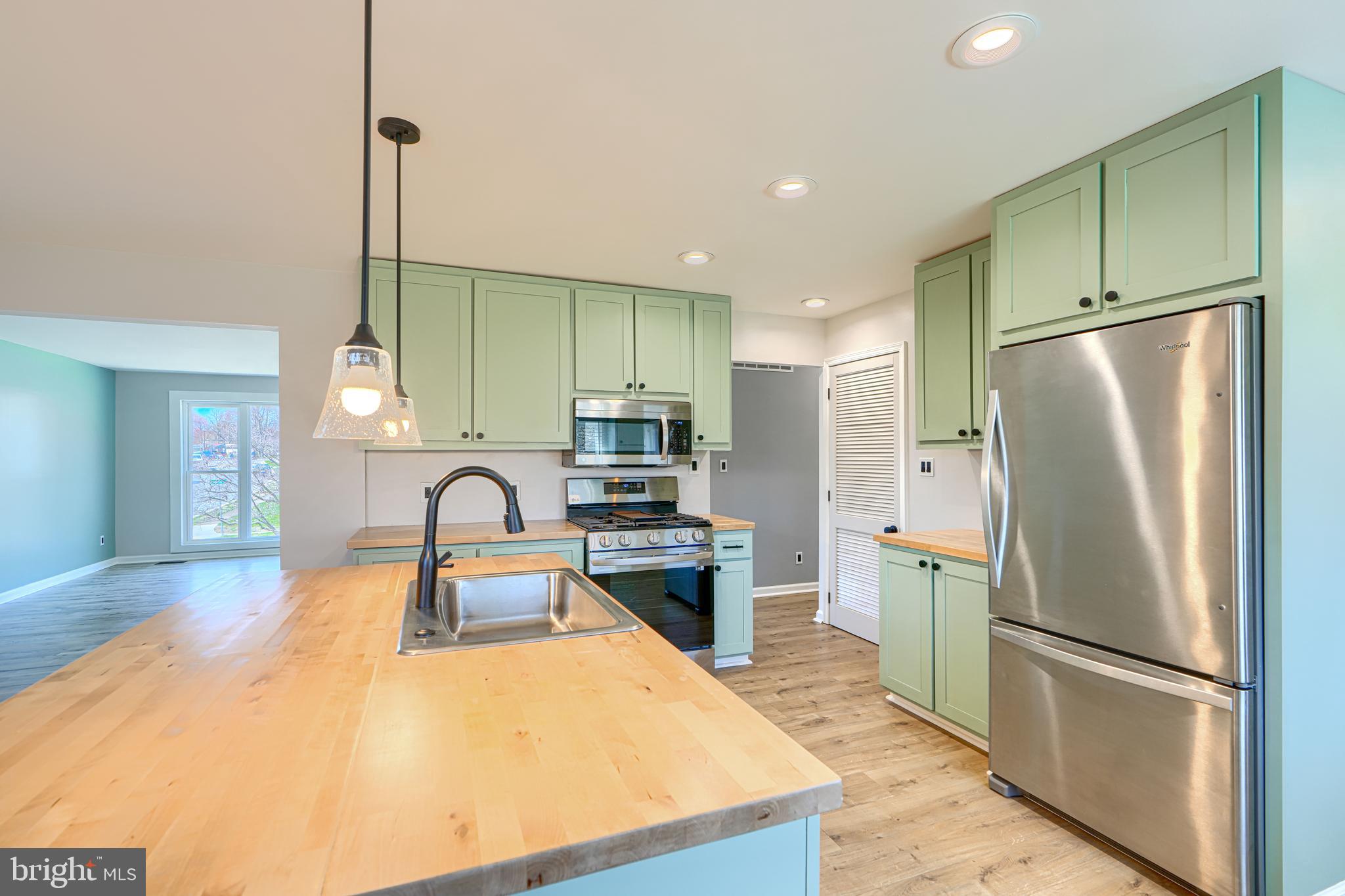 WINDSOR  MILL - Residential