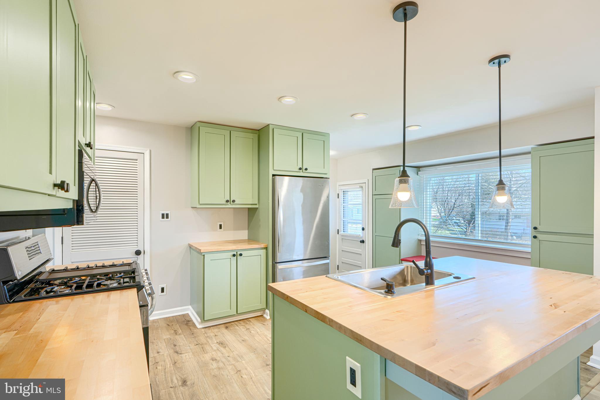 WINDSOR  MILL - Residential