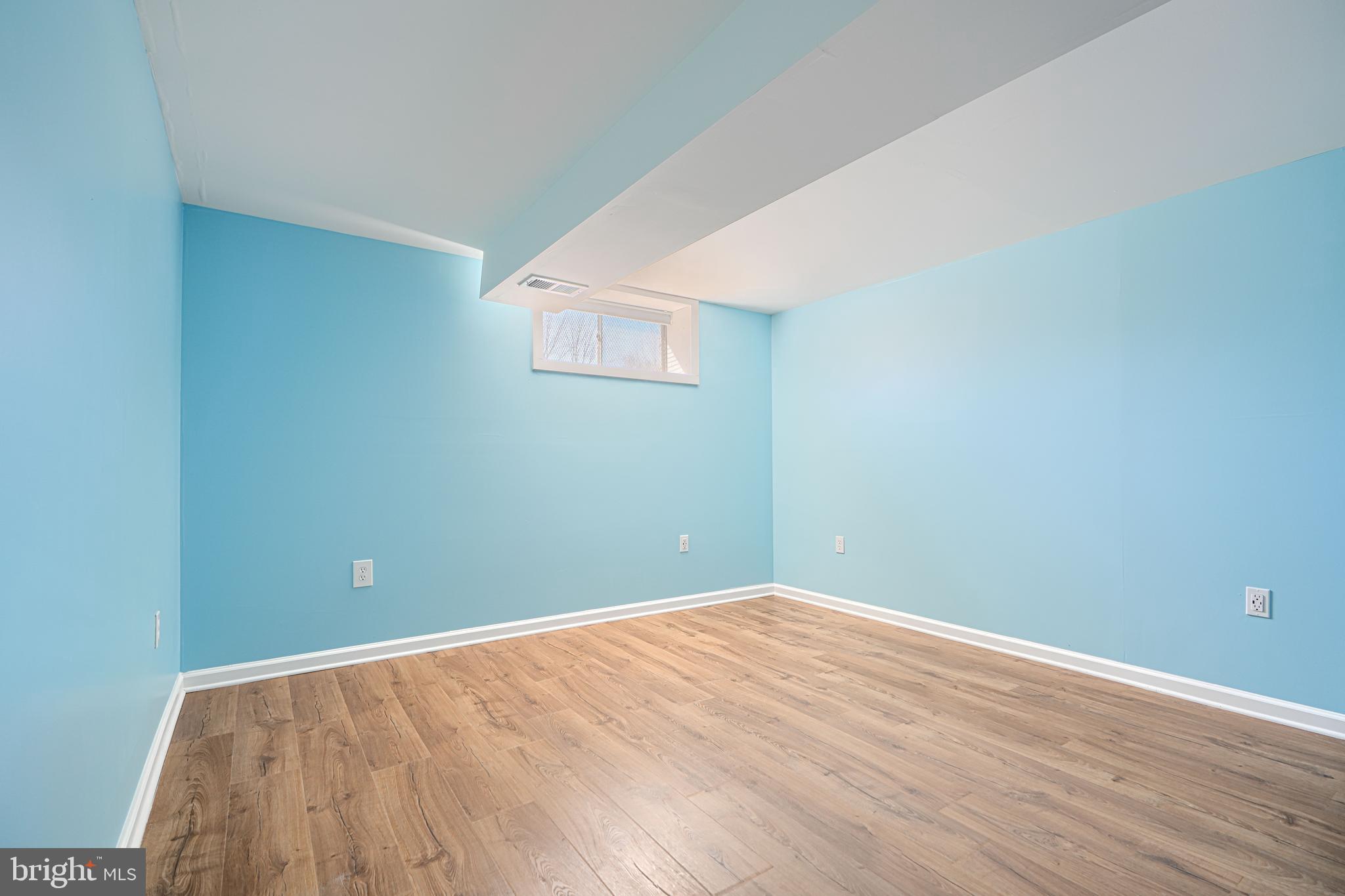 WINDSOR  MILL - Residential