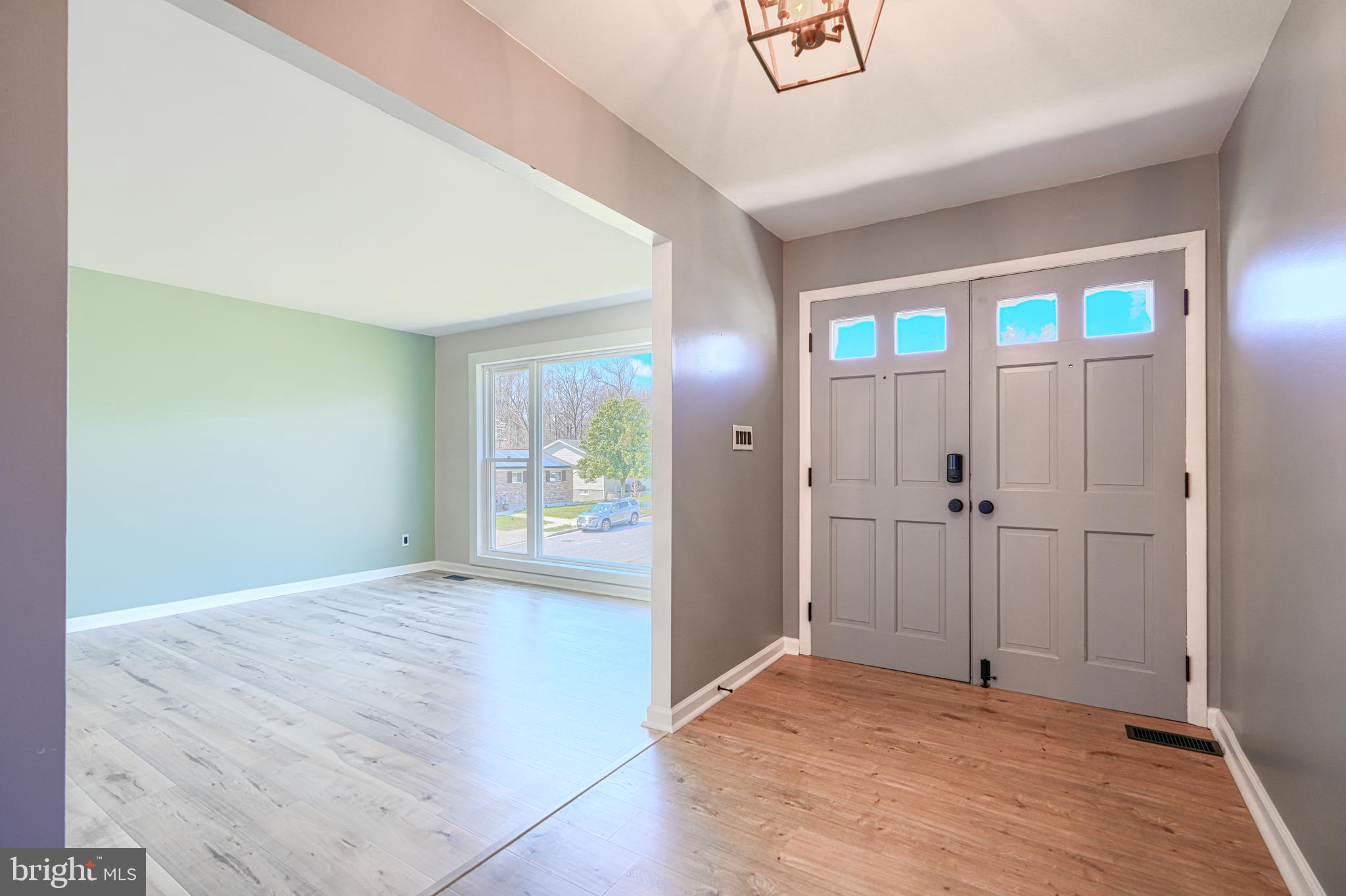 WINDSOR  MILL - Residential