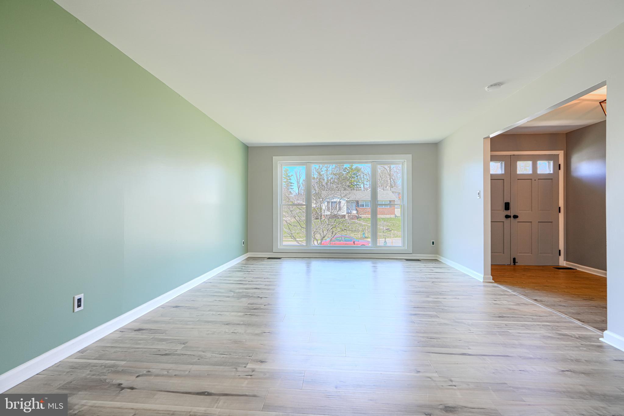 WINDSOR  MILL - Residential