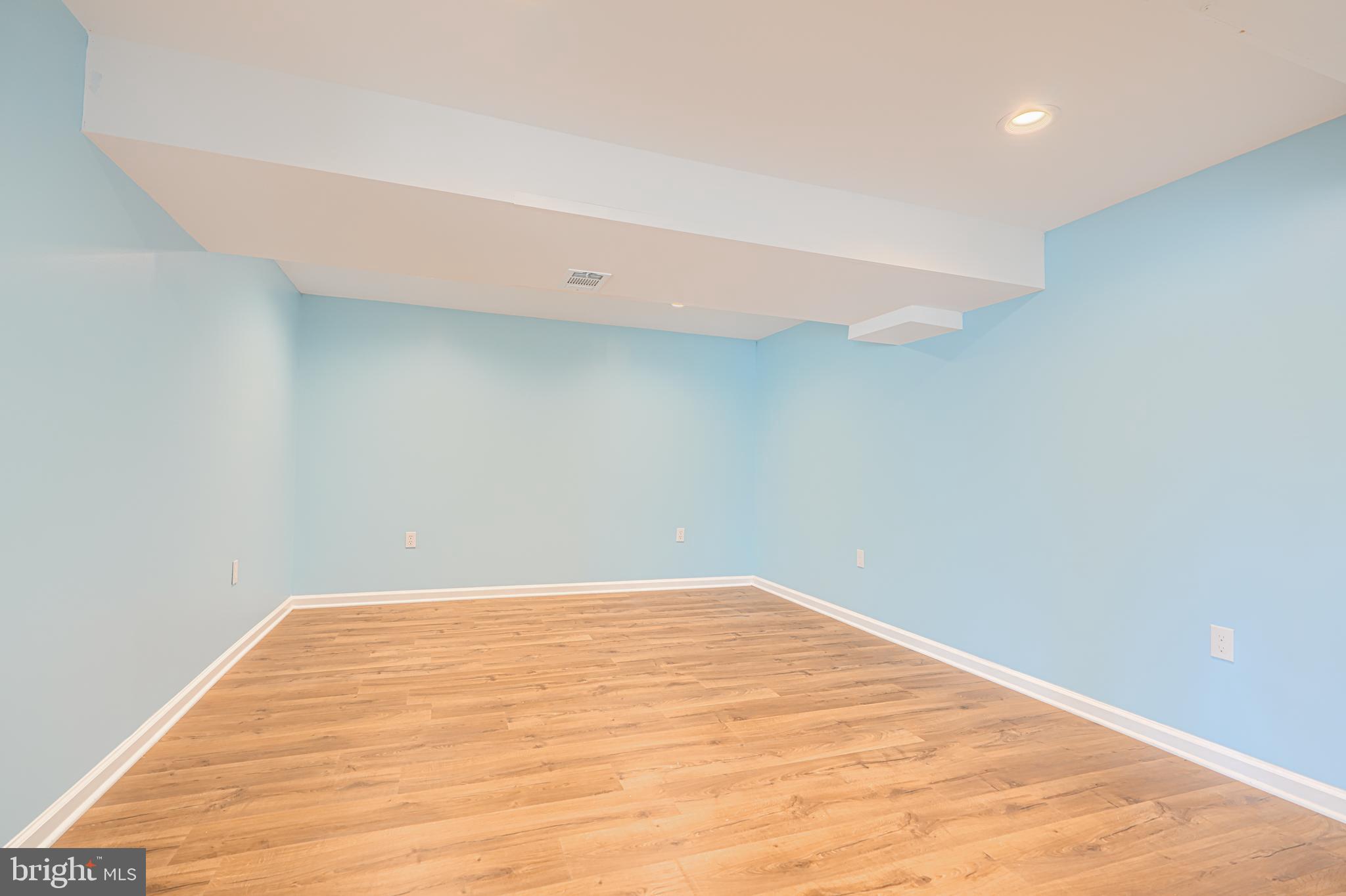 WINDSOR  MILL - Residential