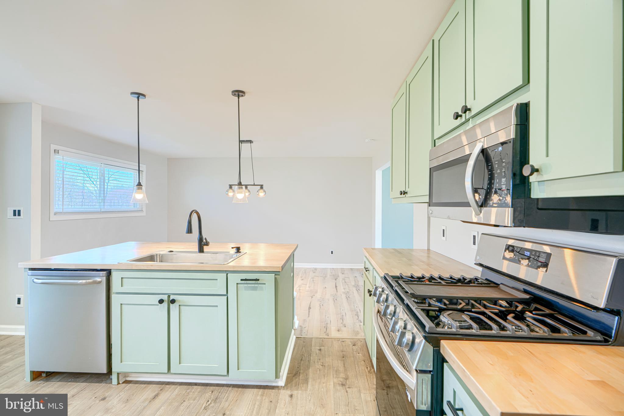 WINDSOR  MILL - Residential